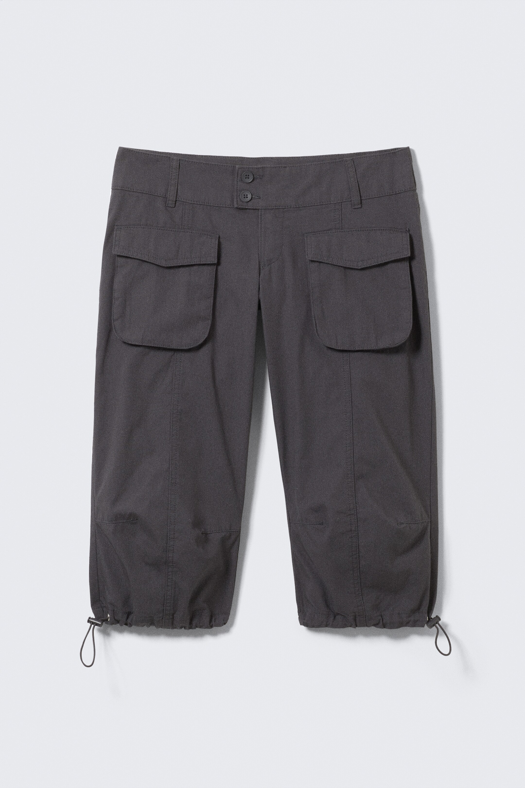 Größeres Bild anzeigen: Cargo-Capri-Hose mit ultraniedrigem Bund - Dunkelgrau - Ladies | H&M AT 5