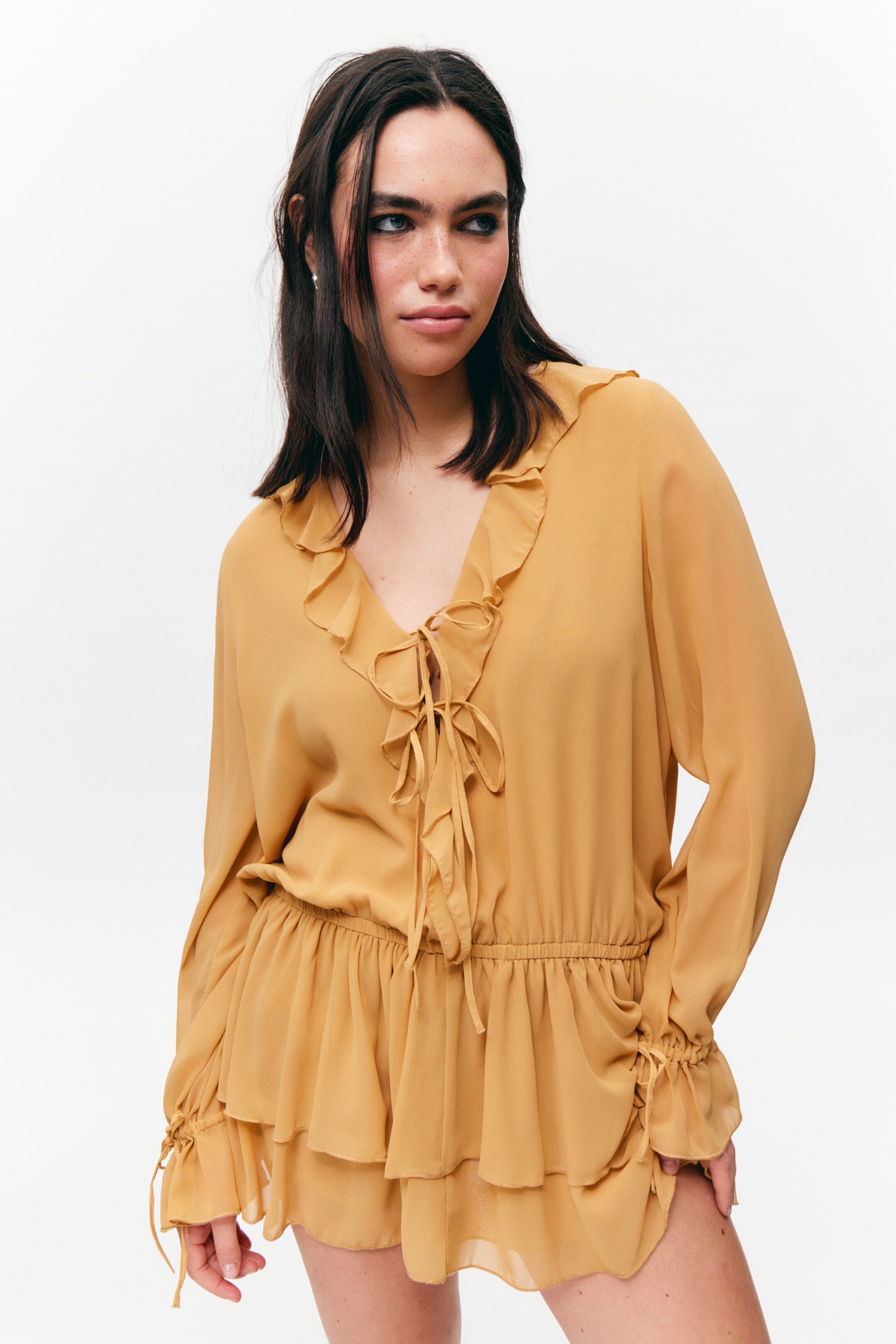 Visualizza immagine più grande: Mini abito con scollo a V e volant - Giallo senape - DONNA | H&M IT 3