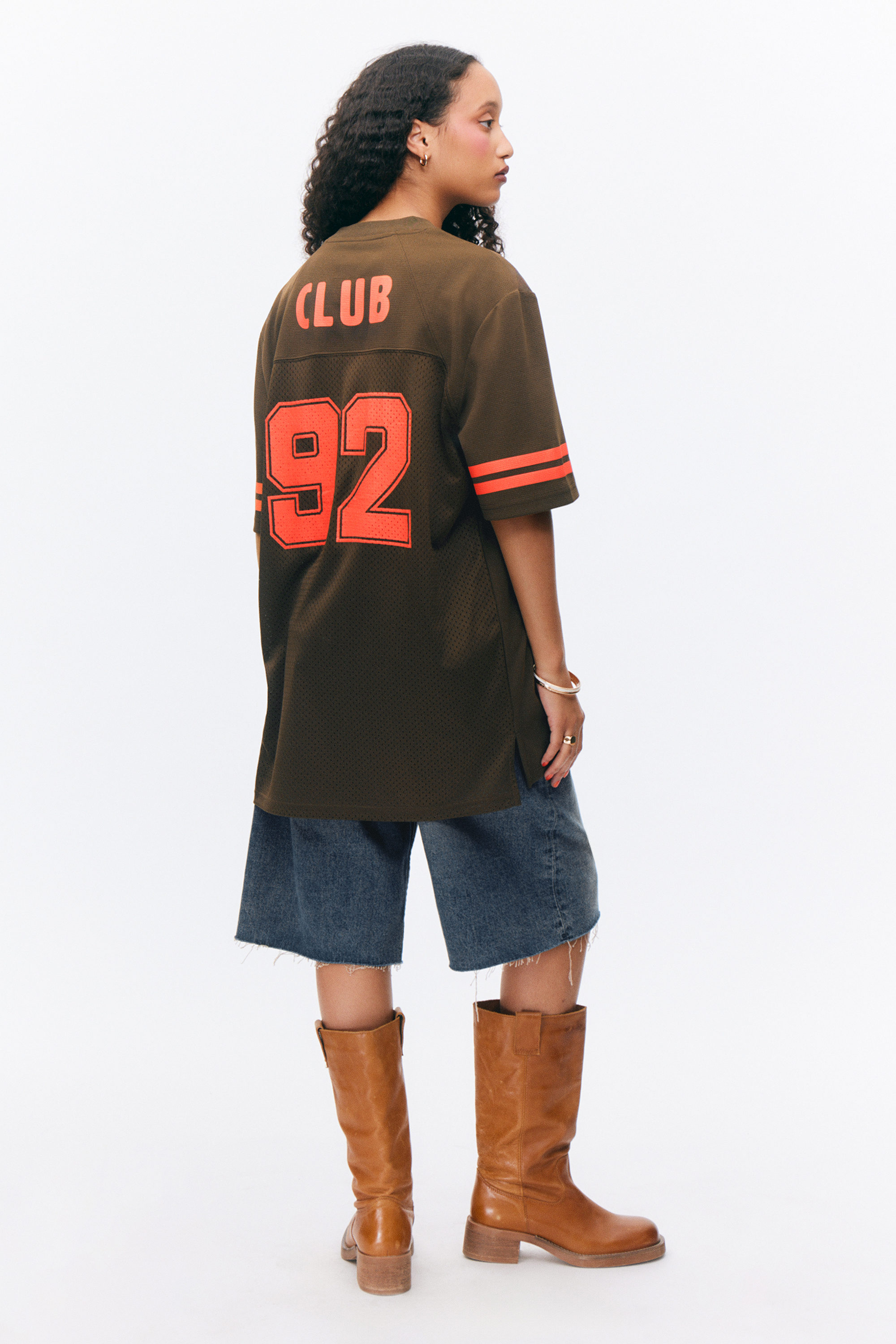 Dunkelbraun & Rot - Sportliches Mini-T-Shirt-Kleid - 2