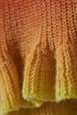 Orange & gul - Stickade dip-dye-minishorts med låg midja - 4