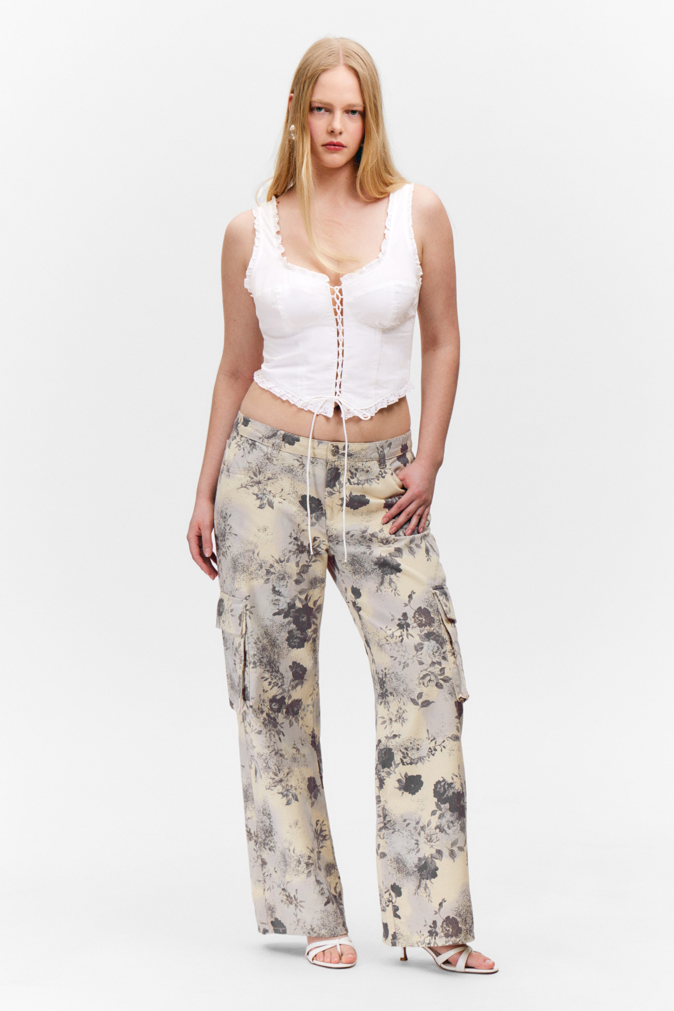 Beige - Floral - Loose Fit Low Waist Twill Cargo Trousers - 1