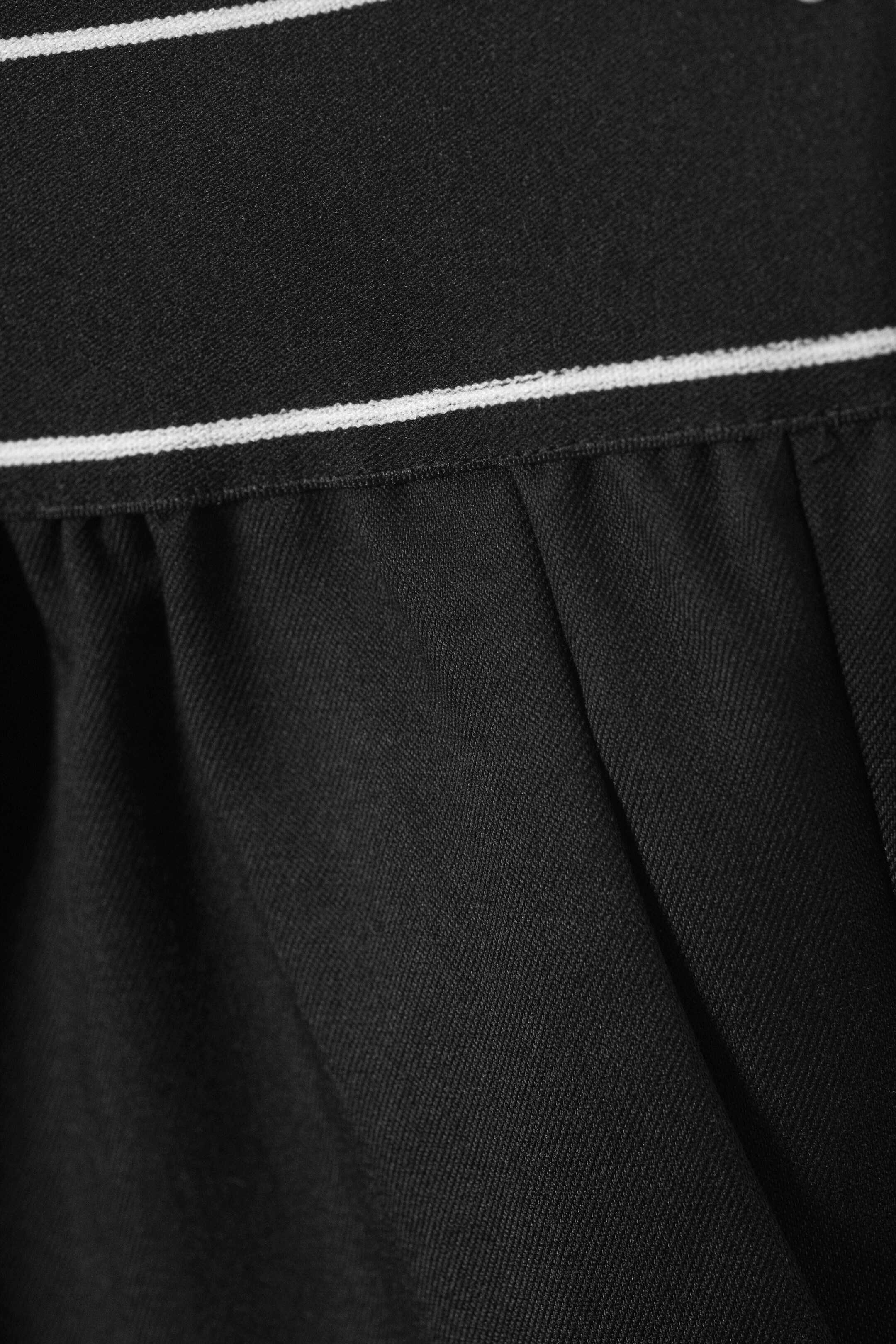 Преглед на по-голямо изображение: Loose Elastic Suiting Trousers - Black - ЖЕНИ | H&M BG 6