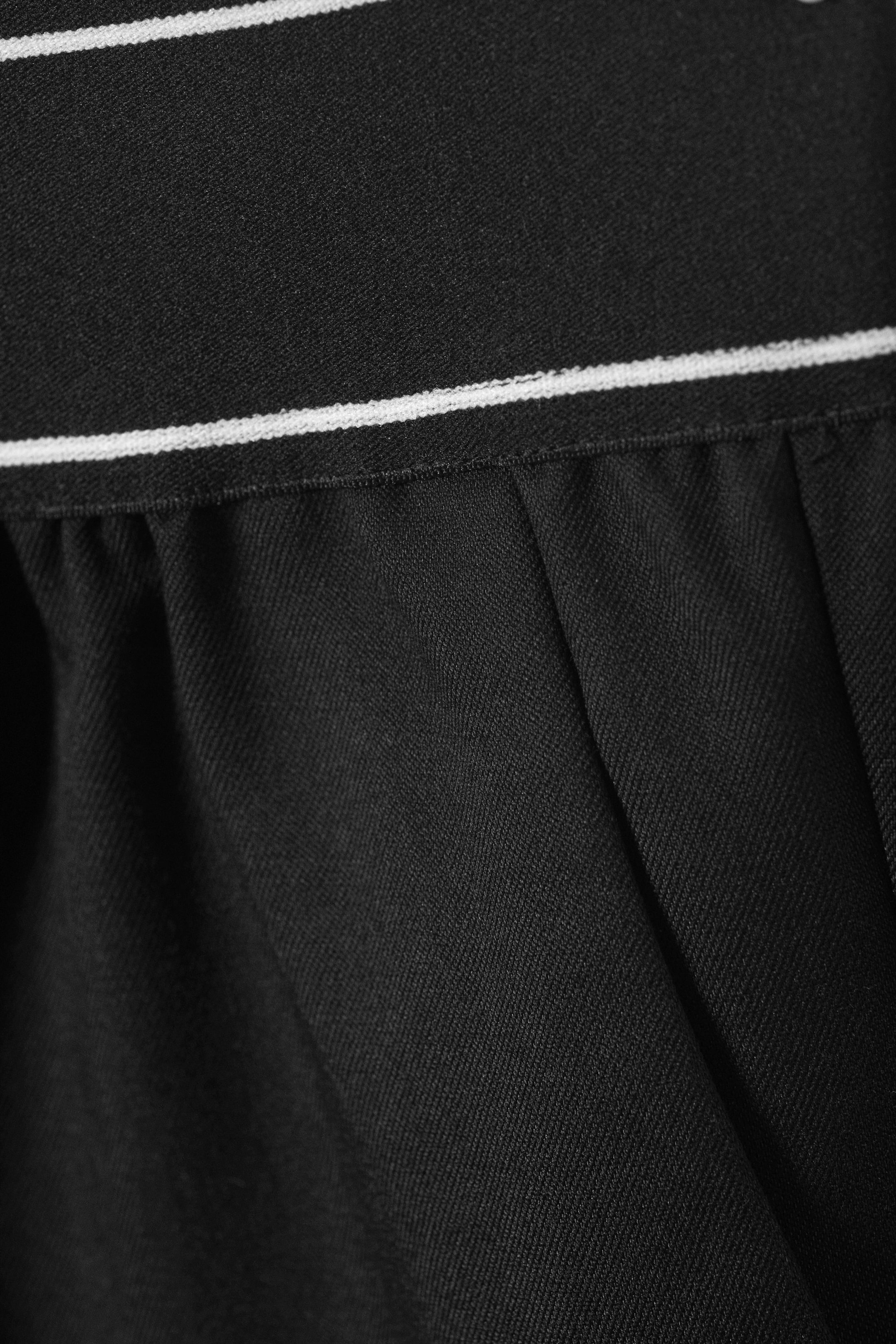 Black - Loose Elastic Suiting Trousers - 2