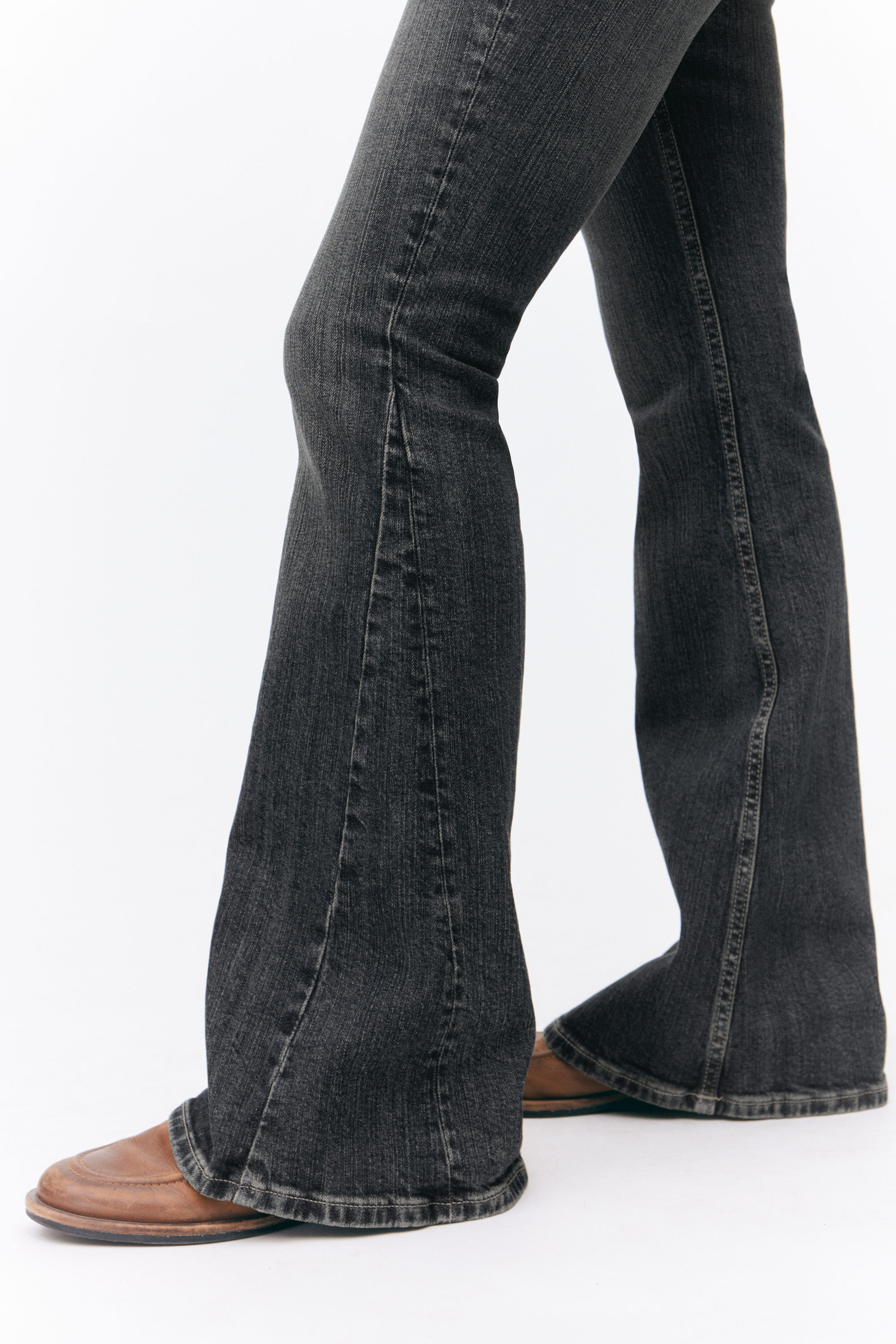 Blå - Cheri utsvängda jeans med låg midja - 3