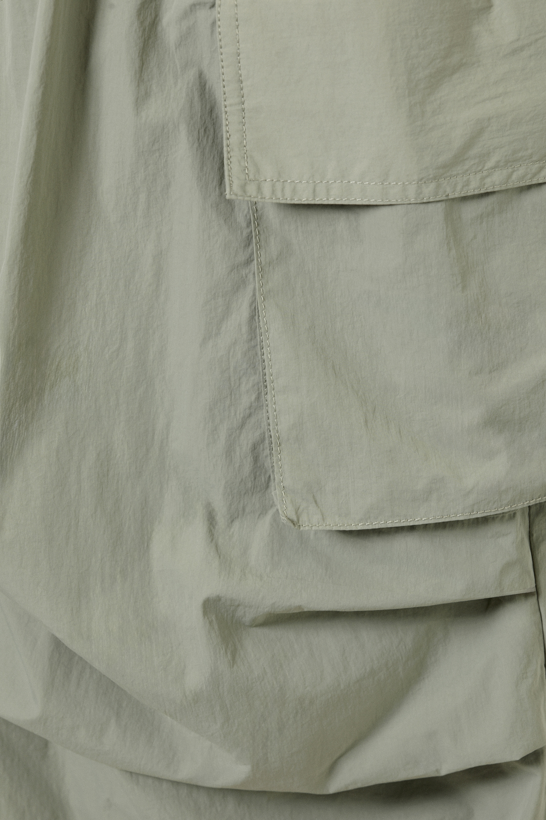 Ingrandisci l'immagine: Loose Nylon Cargo Trousers - Light Khaki Green - DONNA | H&M CH 5