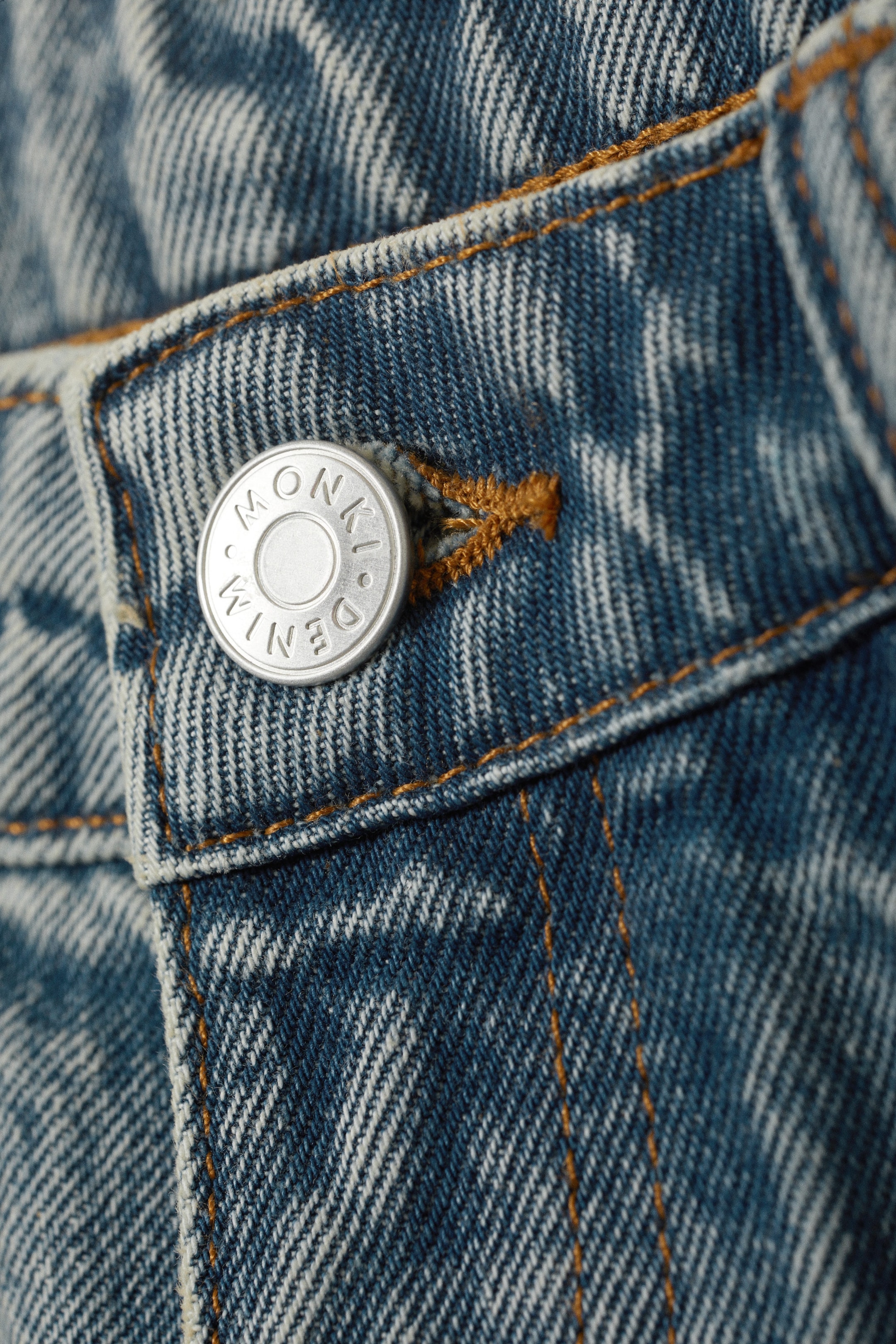 Mid Blue - Naoki Low Loose Jeans - 1