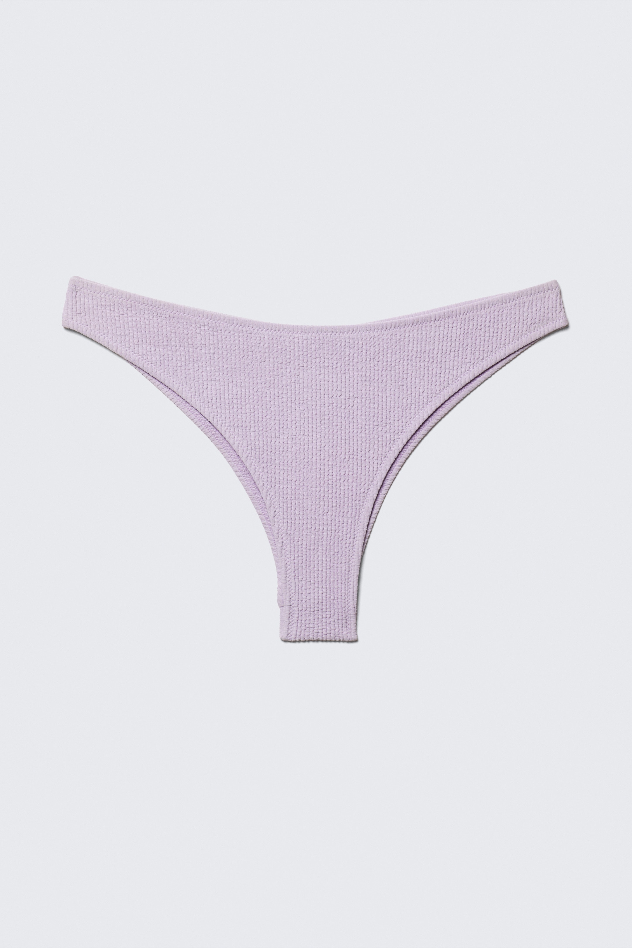 Größeres Bild anzeigen: Strukturiertes Bikinihöschen im Brazilian Cut - Flieder - Ladies | H&M AT 4