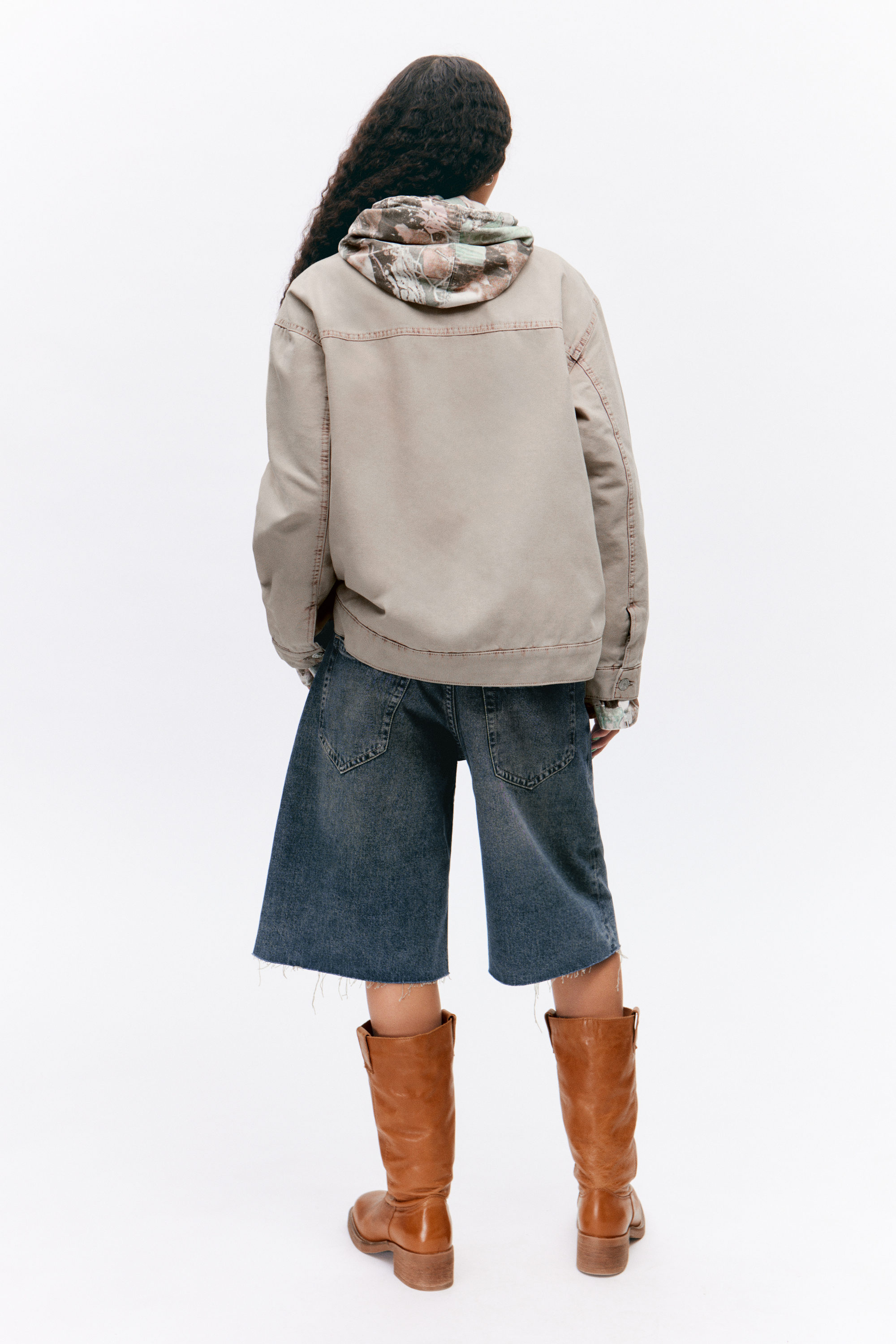 Rosa-stichiges Beige - Gepolsterte Jacke aus Baumwoll-Canvas - 4