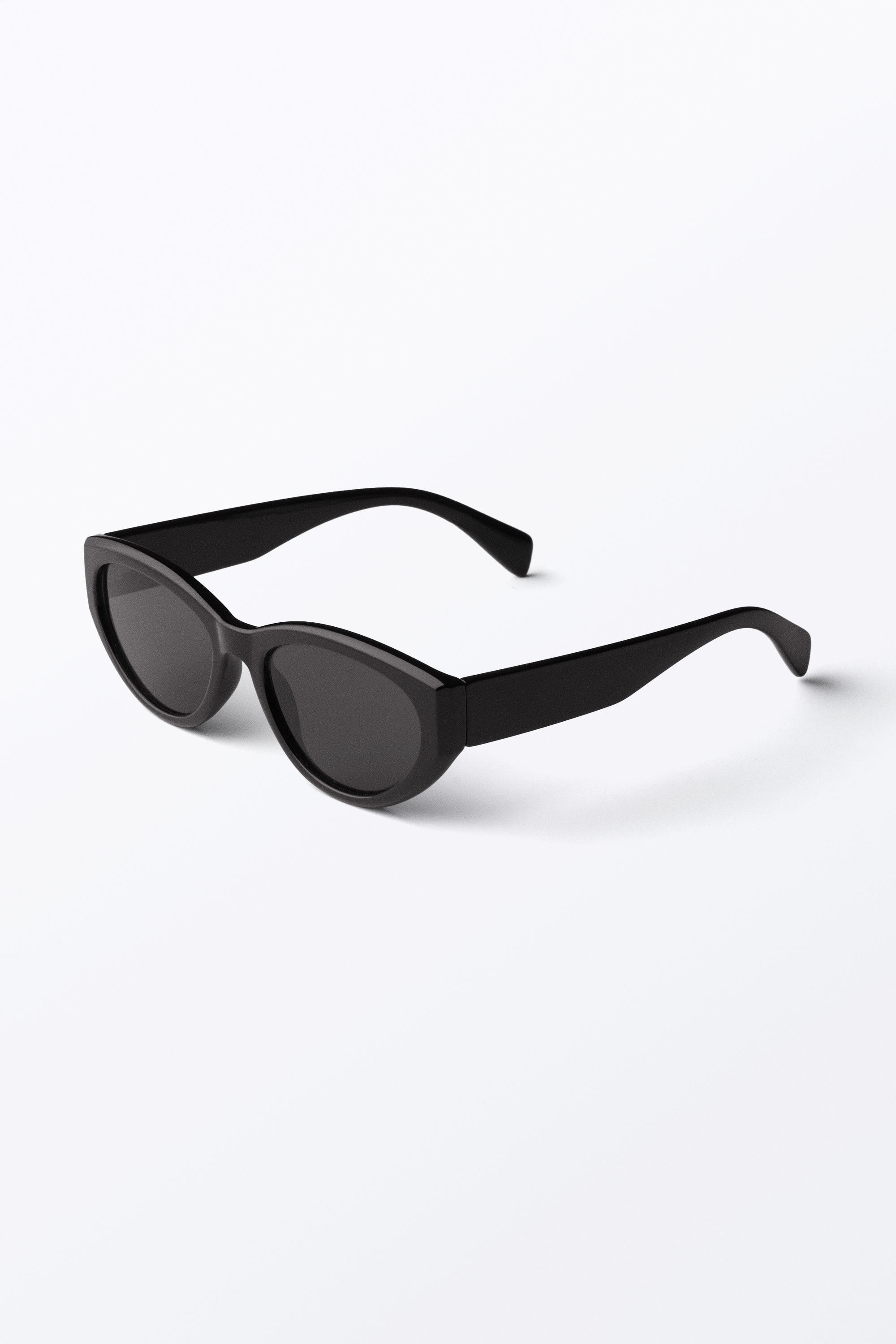Black - Black Lenses - Angular Cat-Eye Sunglasses - 3