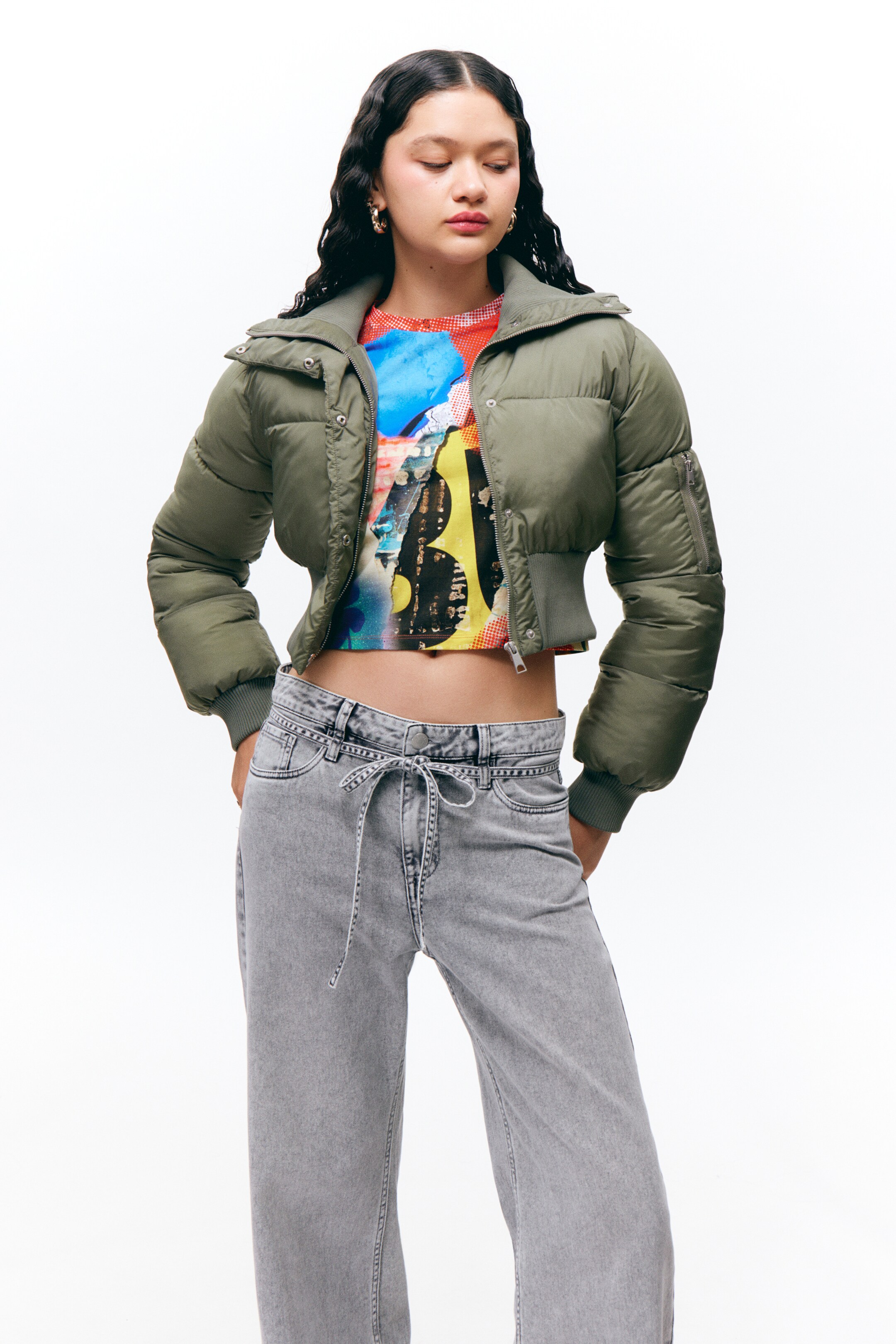 Zobacz większy obraz: Watowana kurtka puffer Cropped - Zieleń khaki - ONA | H&M PL 3