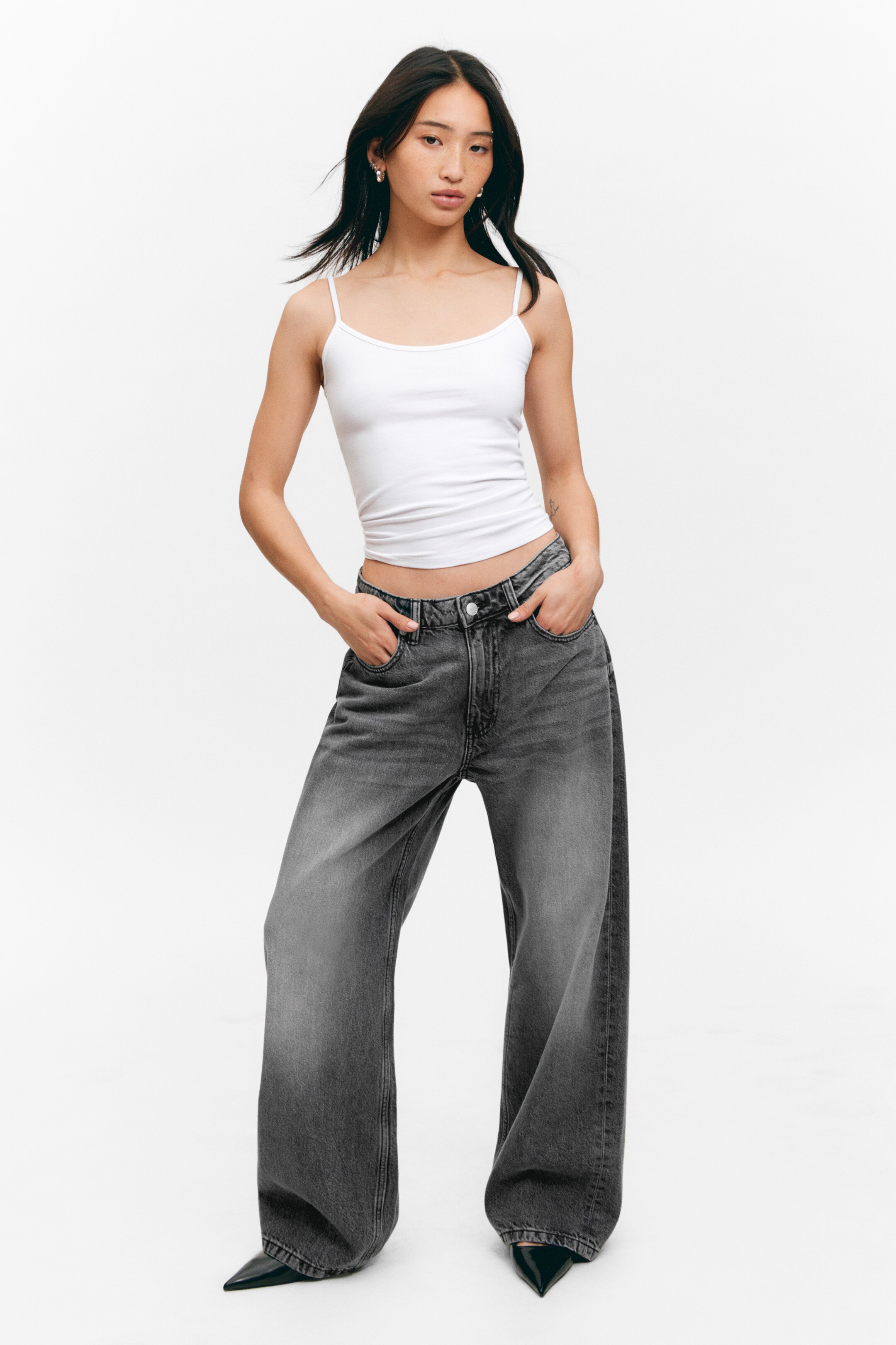 View larger image: Missy Low Waist Loose Straight Leg Jeans - Haunted Black - Ladies | H&M GB 1