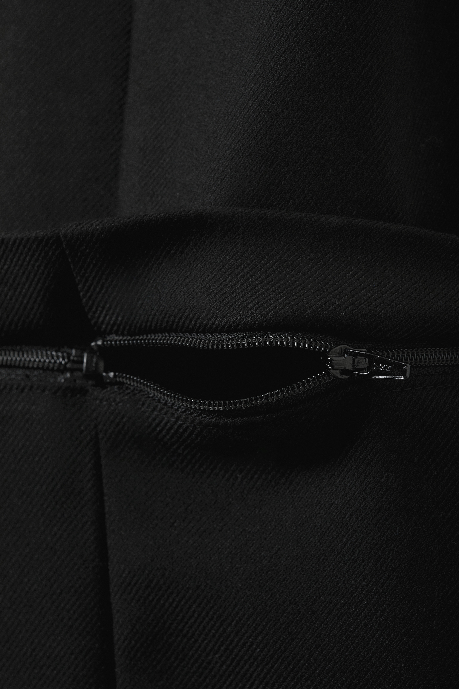Low Waisted Zip-Off Suit Trousers - Black - 3