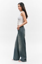 Nikki Blue - Naoki Low Loose Jeans - 2