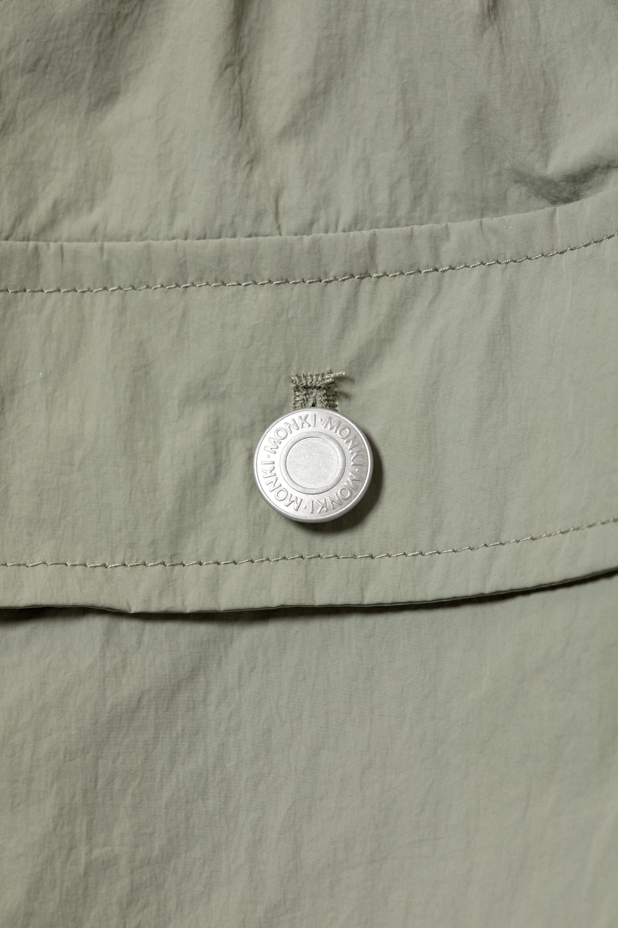 Helles Khakigrün - Mini-Cargo-Shorts mit Kordelzug - 1
