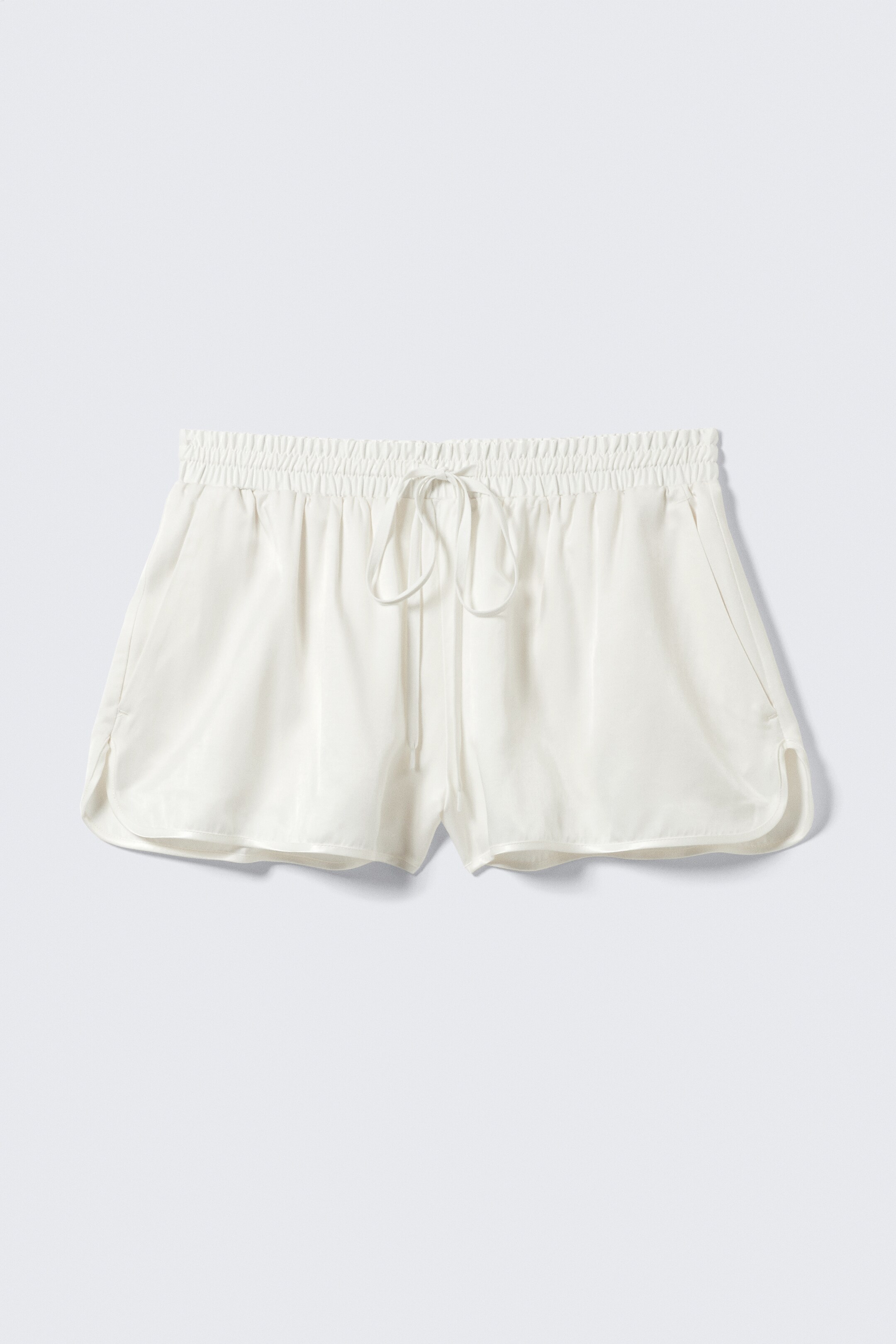 Größeres Bild ansehen: Kurze Satinshorts mit niedrigem Bund - Weiß - Ladies | H&M DE 5
