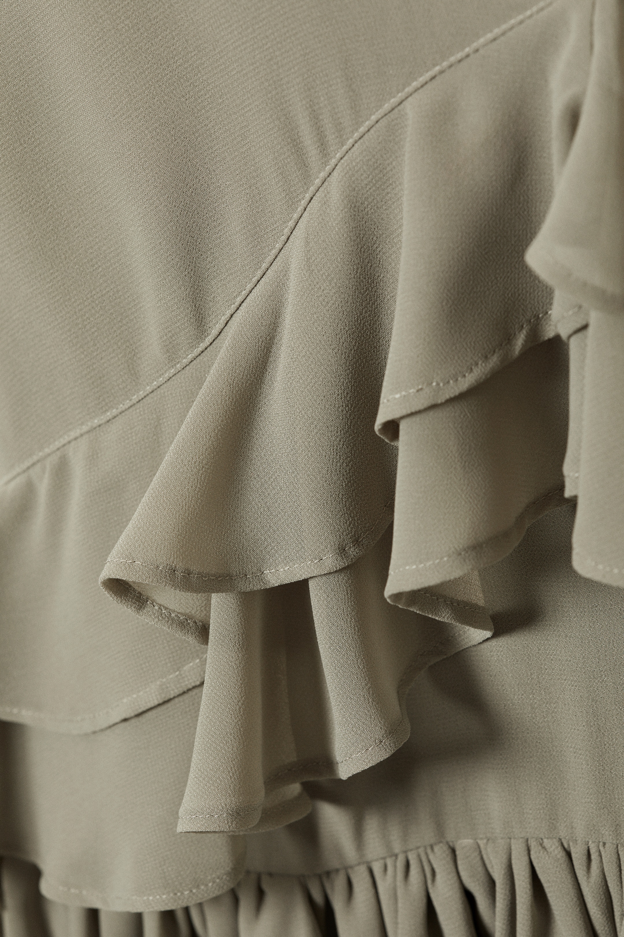 Zobacz większy obraz: Warstwowa sukienka mini na ramiączkach - Zieleń khaki - ONA | H&M PL 6