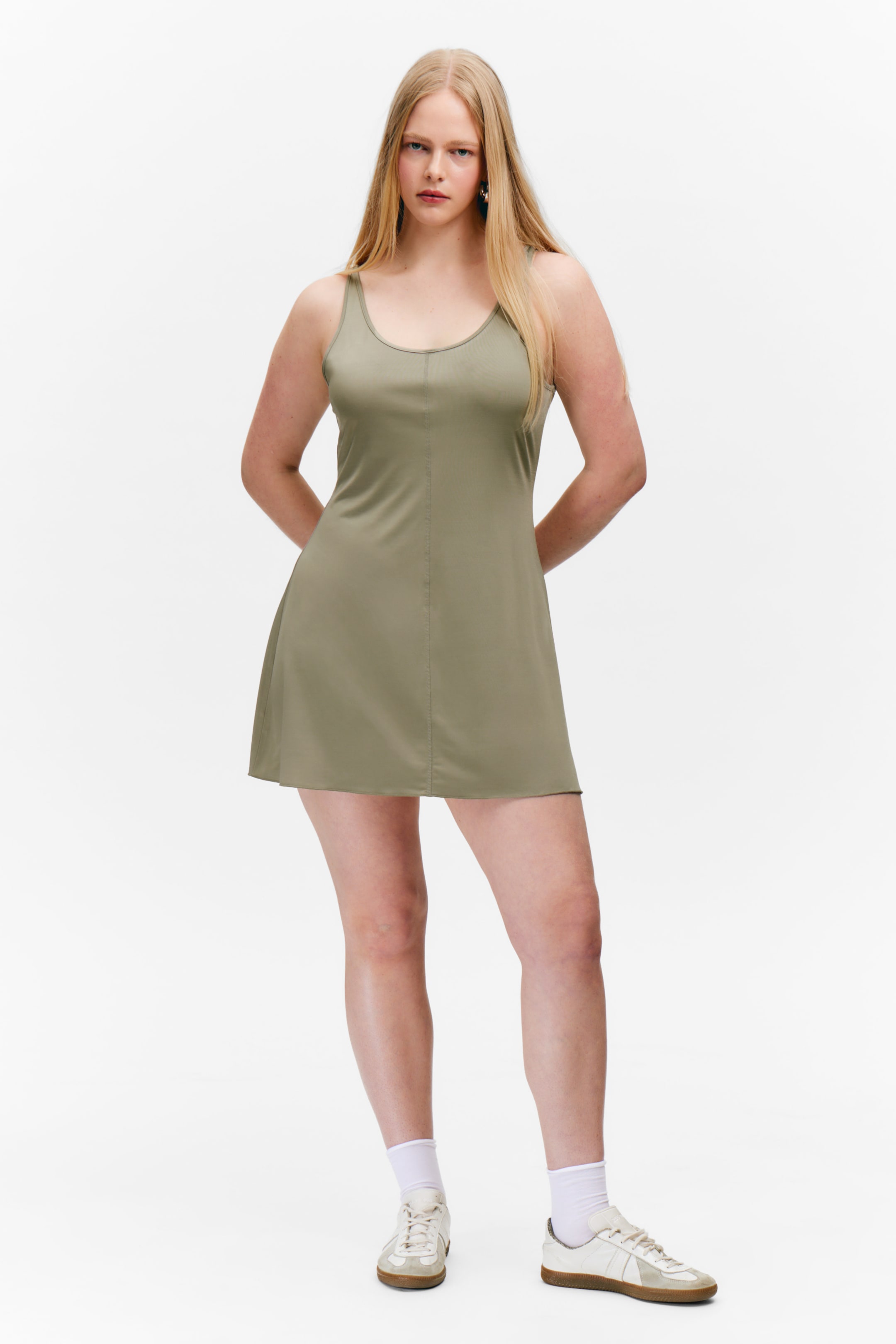 Visa större bild: Kort jerseytankklänning - Khakigrön - DAM | H&M SE 1