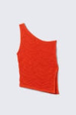 Klarröd - Stickad one-shoulder-topp - 3