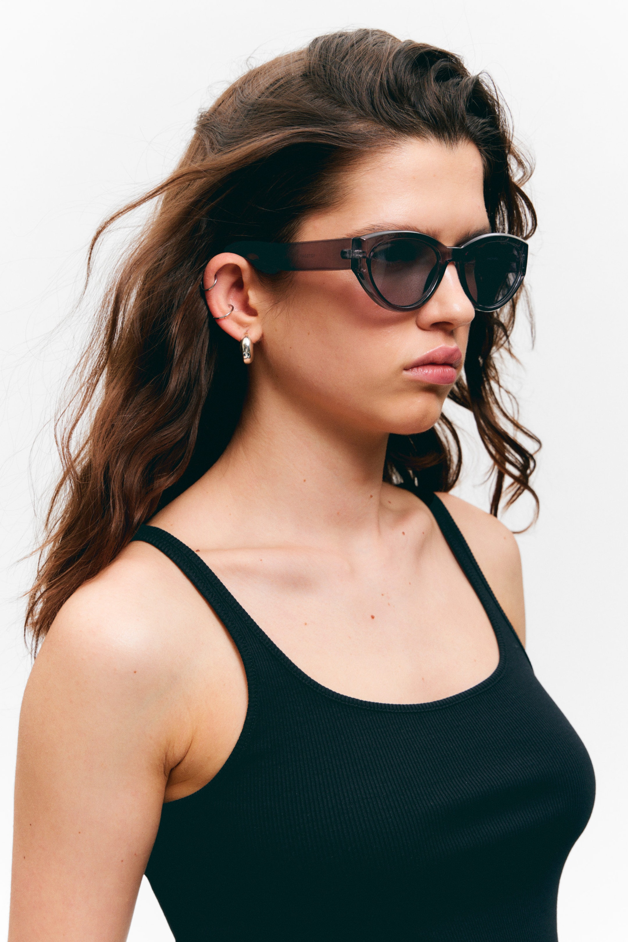 Transparentes Grau - Eckige Cat-Eye-Sonnenbrille - 2