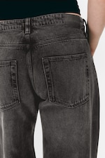 Verwaschenes Schwarz - Weite Jeans "Paz" mit mittlerer Bundhöhe - 3