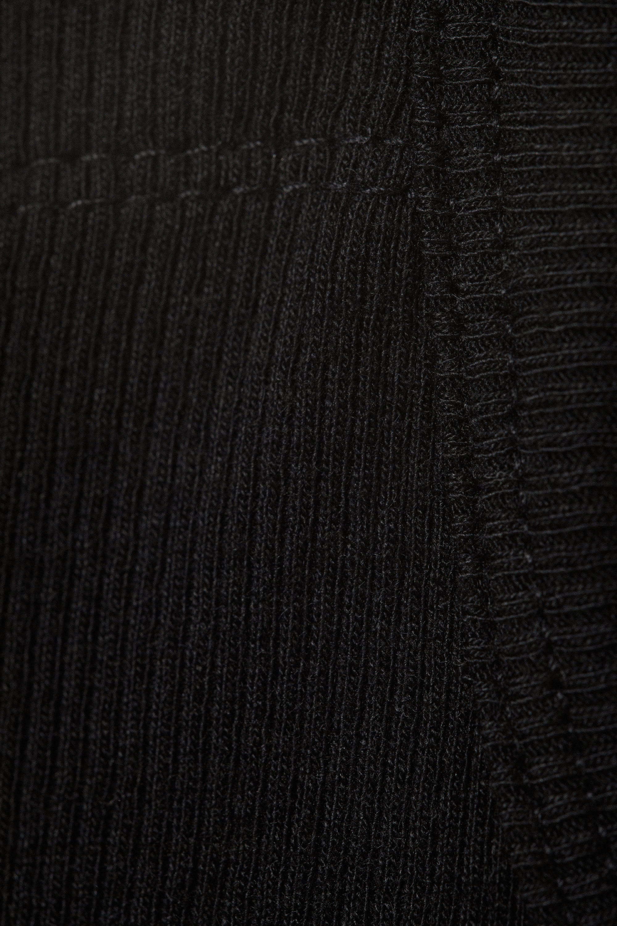 Black - CroppedRibbedTankTop - 4