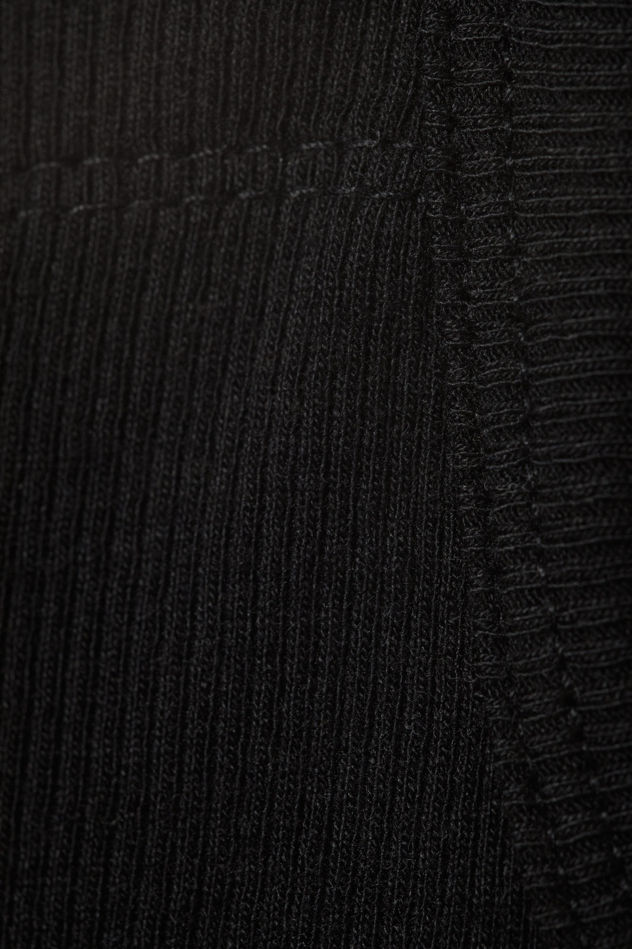 Schwarz - Verkürztes, geripptes Tanktop - 1