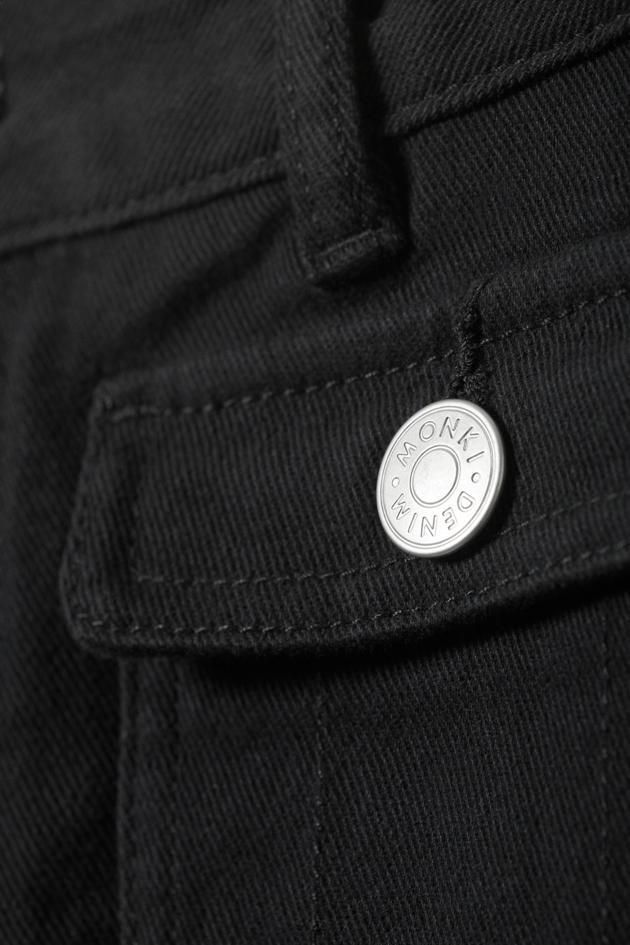 Visa större bild: Bootcut-byxor i twill med låg midja - Svart - DAM | H&M SE 6