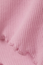 Rosa - Gerippte Mini-Shorts mit Rüschen - 1