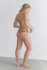 Blau gestreift - Bikinioberteil mit tiefem Ausschnitt - 2