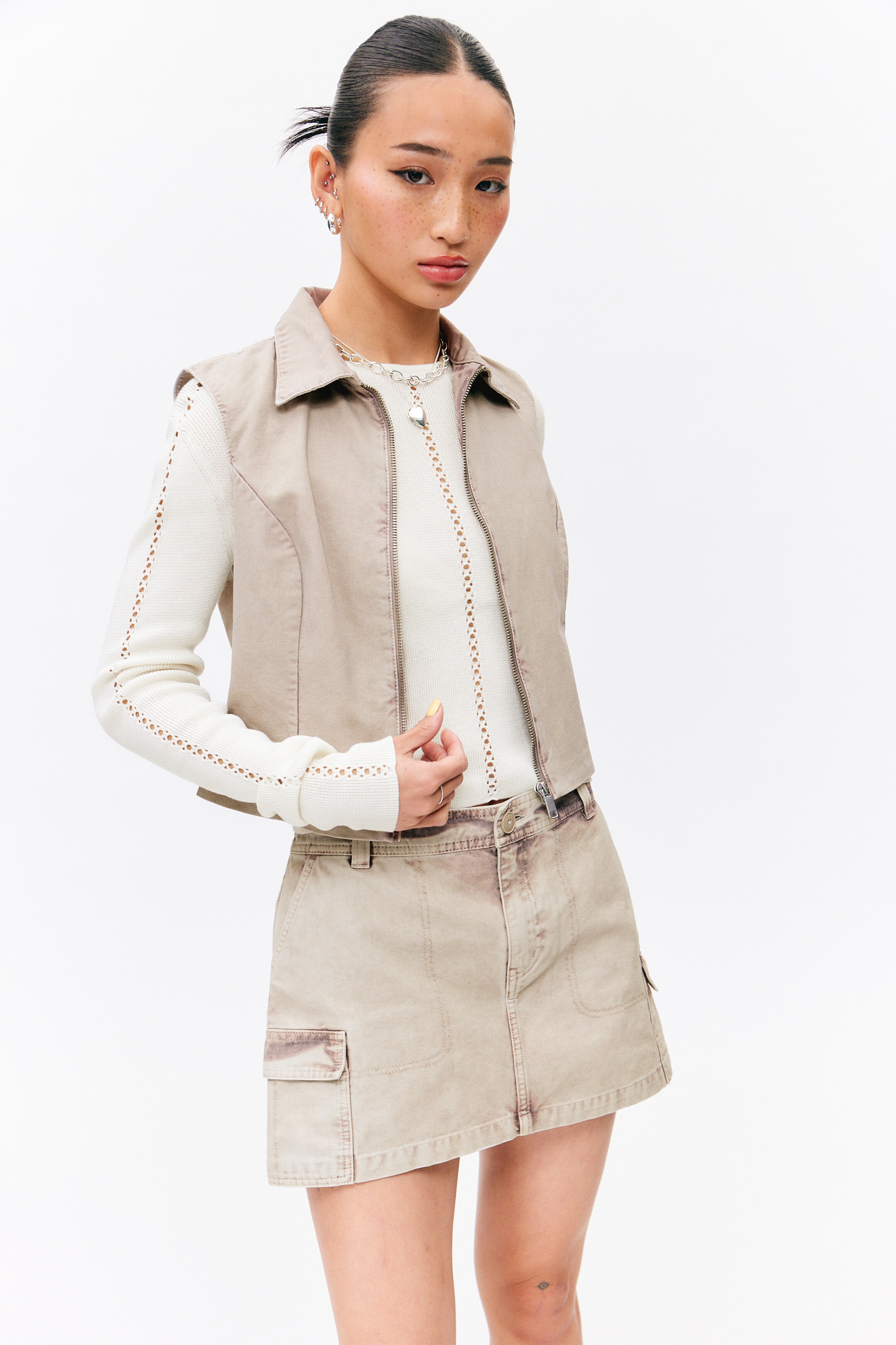 Zobacz większy obraz: Kamizelka bez rękawów z diagonalu - Pinkish Beige - ONA | H&M PL 3