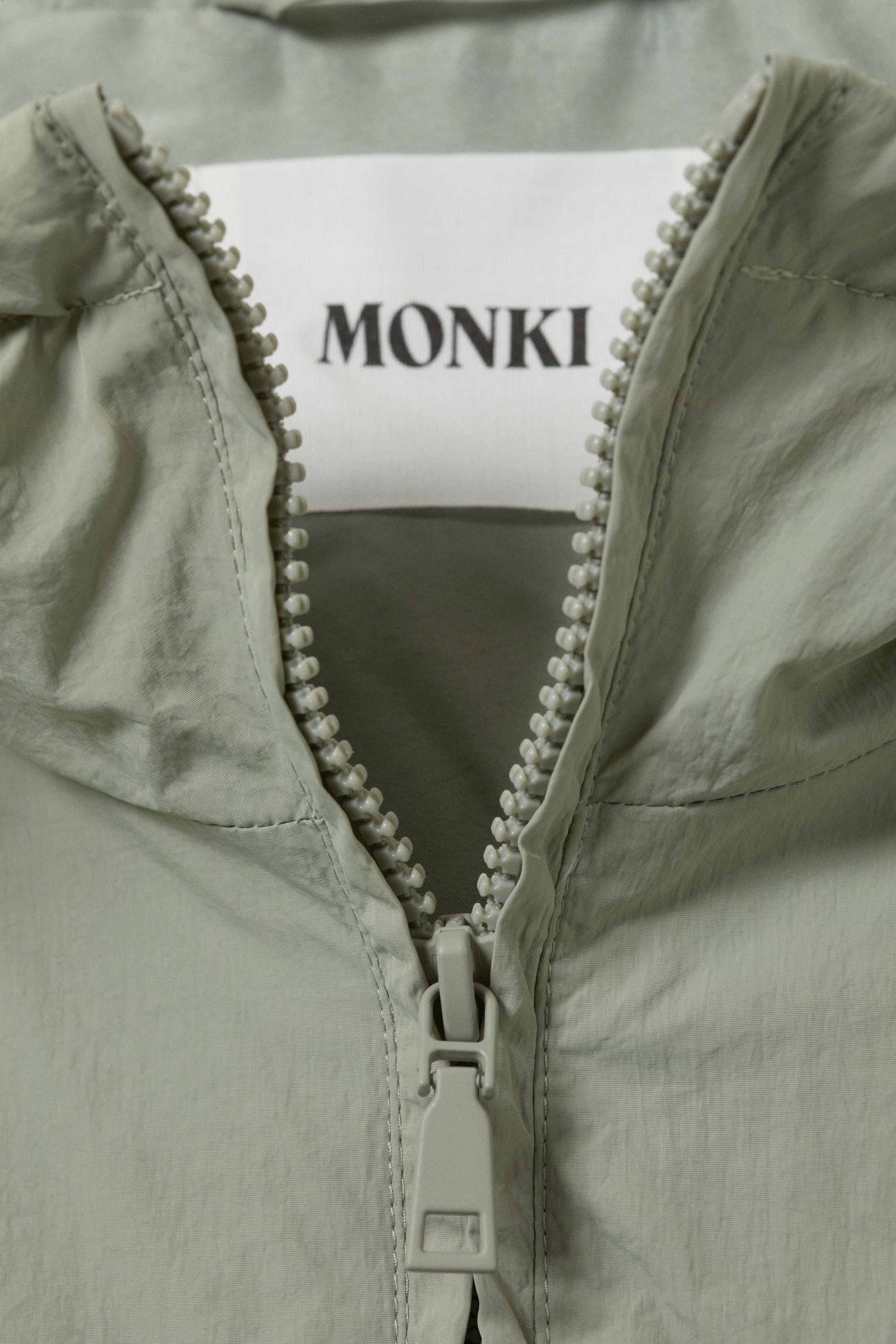 Grösseres Bild ansehen: Windbreaker aus Nylon - Staubiges Khakigrün - DAMEN | H&M CH 7