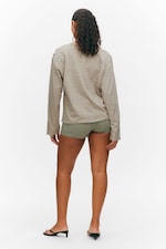 Schwarz gestreift - T-Shirt mit kastigem Ärmel - 2