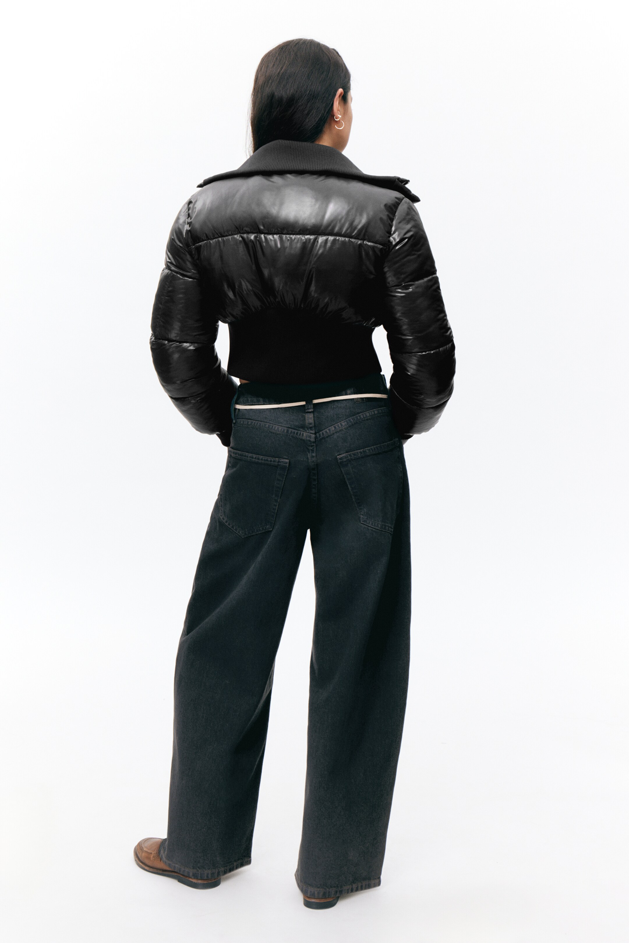 Grösseres Bild ansehen: Verkürzte, wattierte Daunenjacke - Schwarz - DAMEN | H&M CH 2