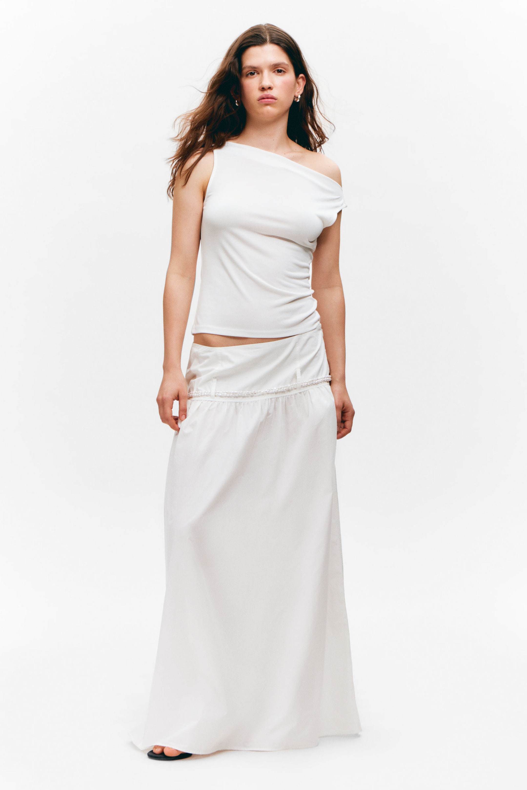 White - Super soft sleeveless boatneck top - 2