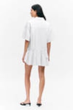 Weiß - Oversized Mini-Hemdkleid mit Rüschen - 3