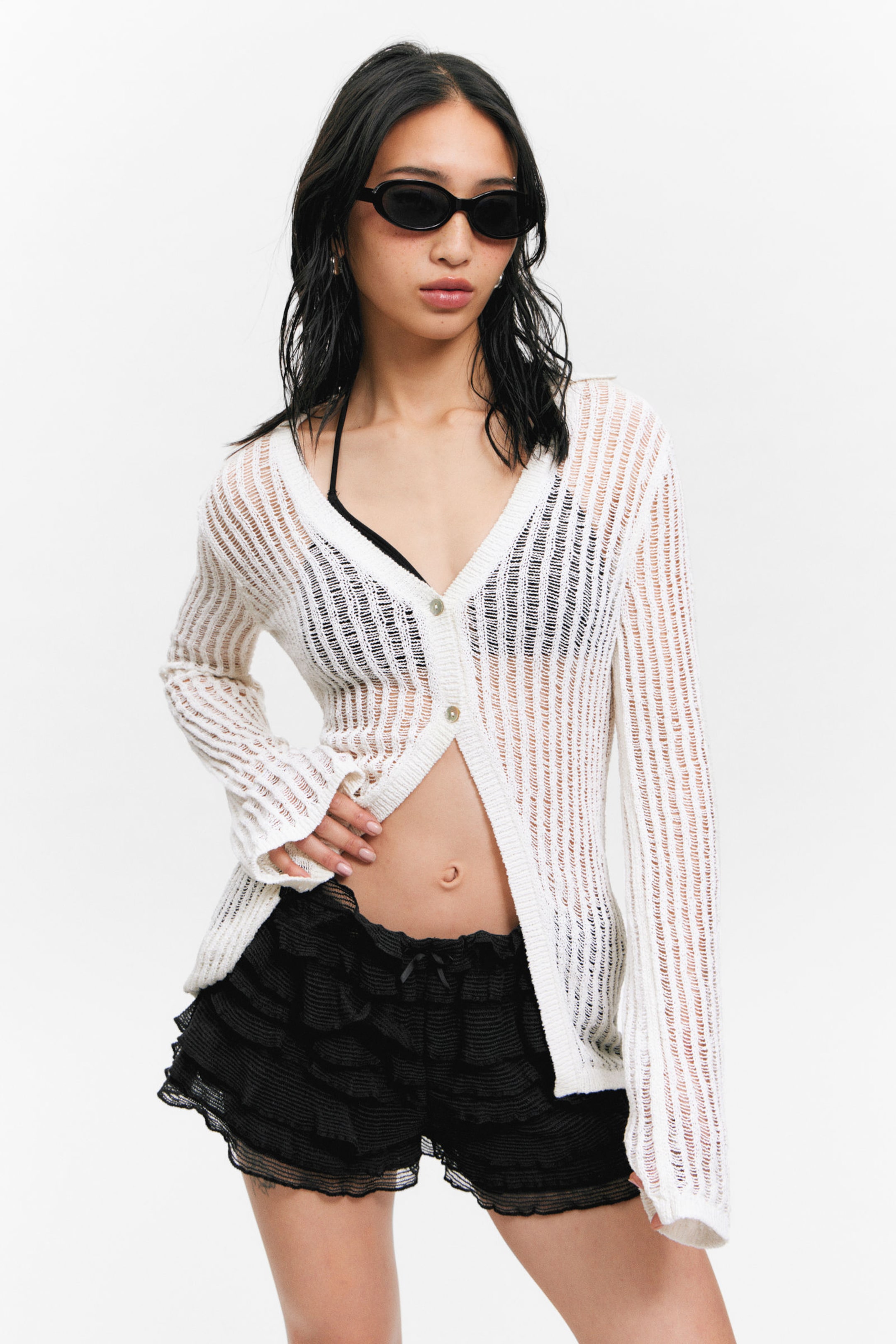 #33363A - Mini-Shorts aus Spitze mit Rüschen - 1