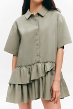 Kakigroen - Oversized mini-overhemdjurk met ruches - 1