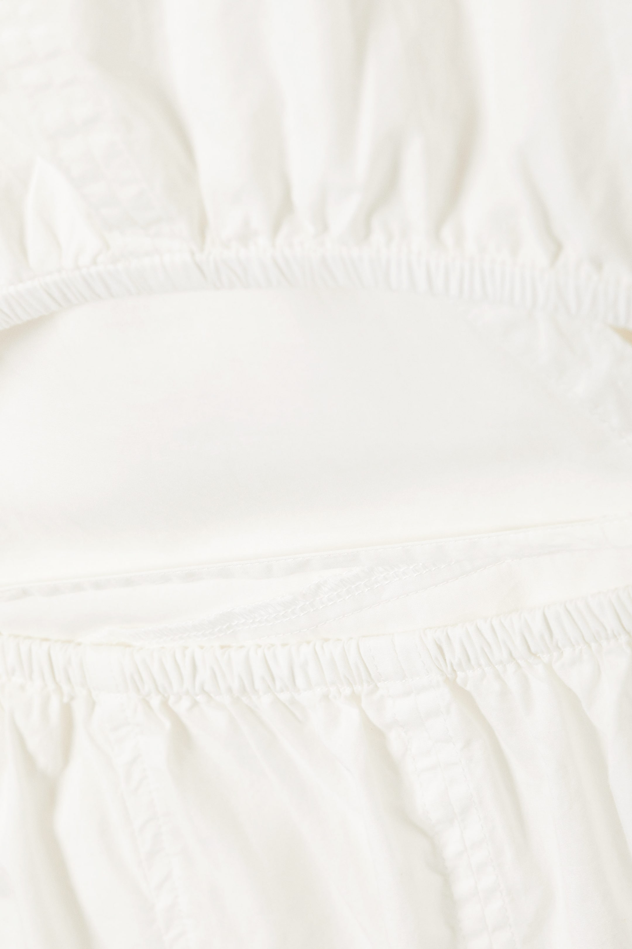 Weiß - Langärmeliges Mini-Wickelkleid - 2