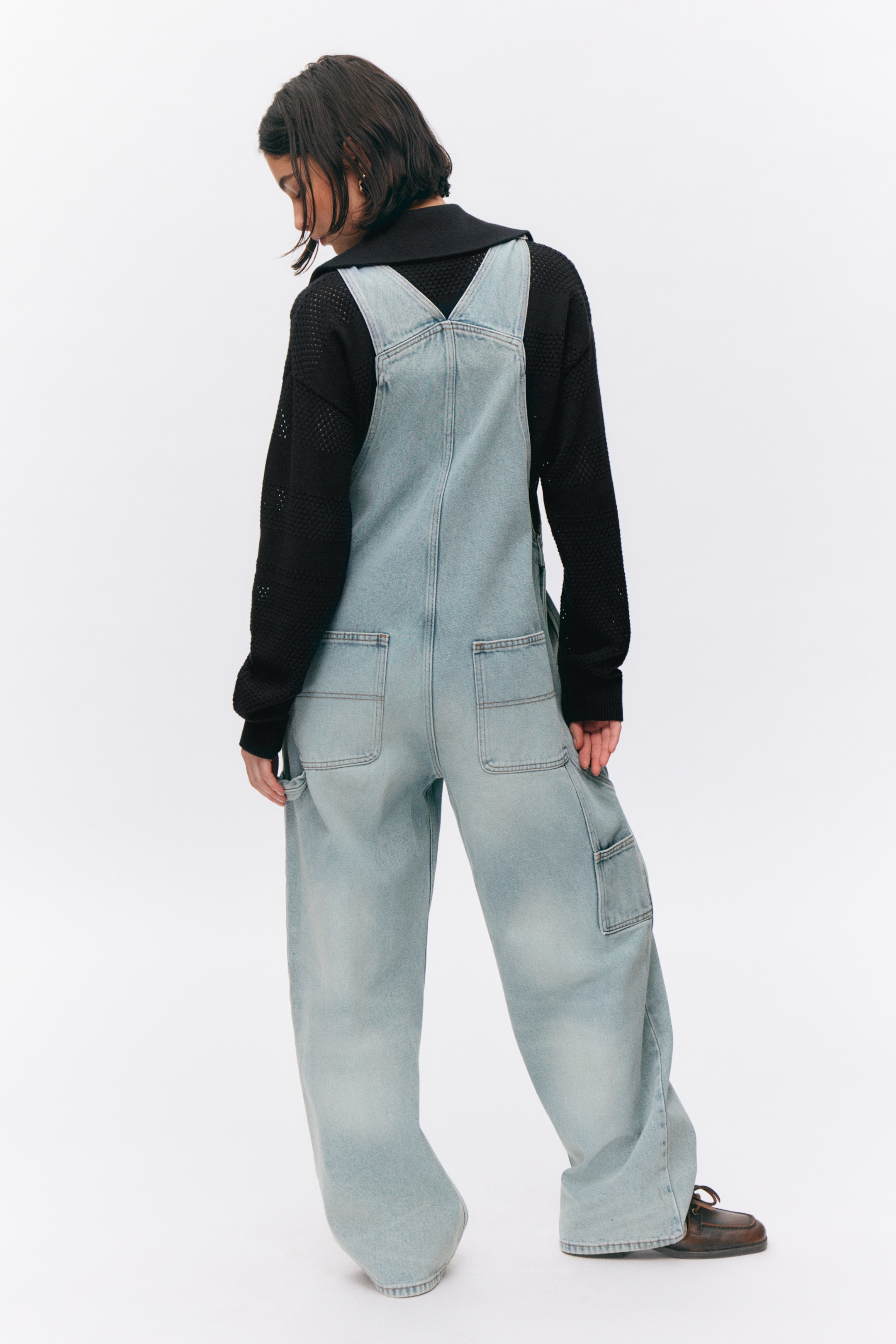 Grösseres Bild ansehen: Bestickte Denim-Latzhose - Weltraumblau - DAMEN | H&M CH 3