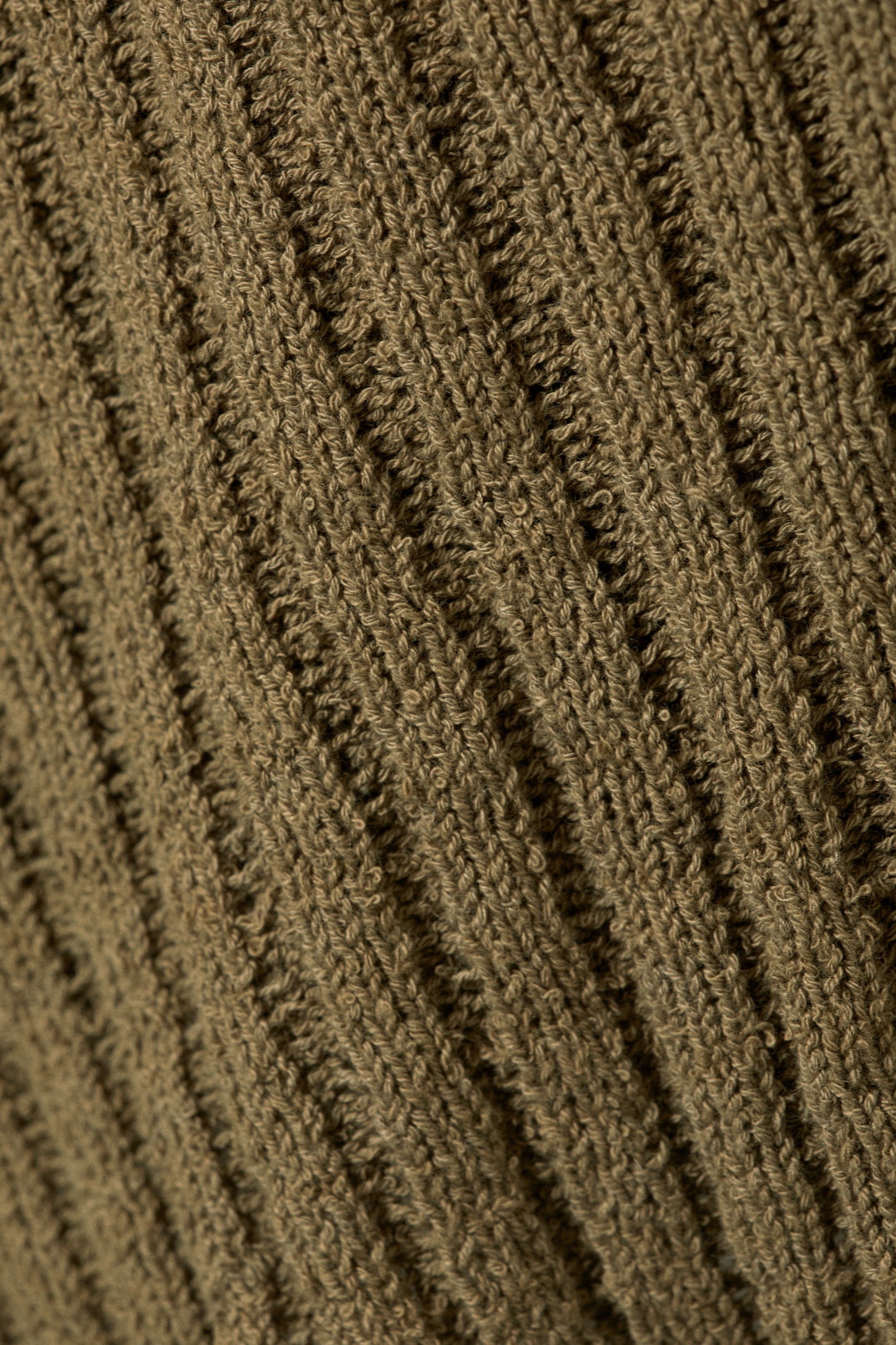 Grösseres Bild ansehen: Wickel-Strickpulli mit asymmetrischem V-Ausschnitt - Dunkles Khakigrün - DAMEN | H&M CH 6