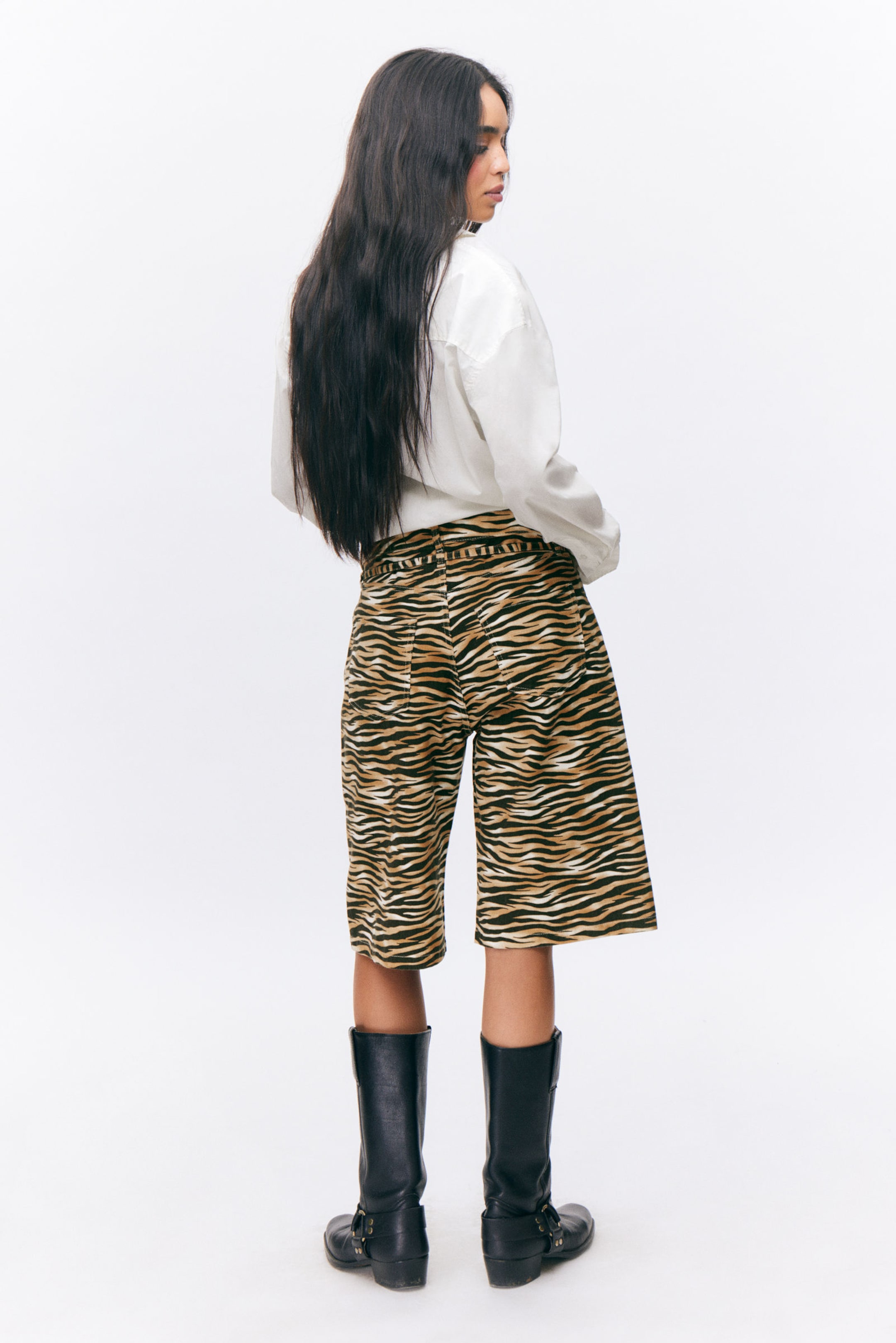 Tiger-striped - Low Rise Cargo Cotton Twill Jorts - 2