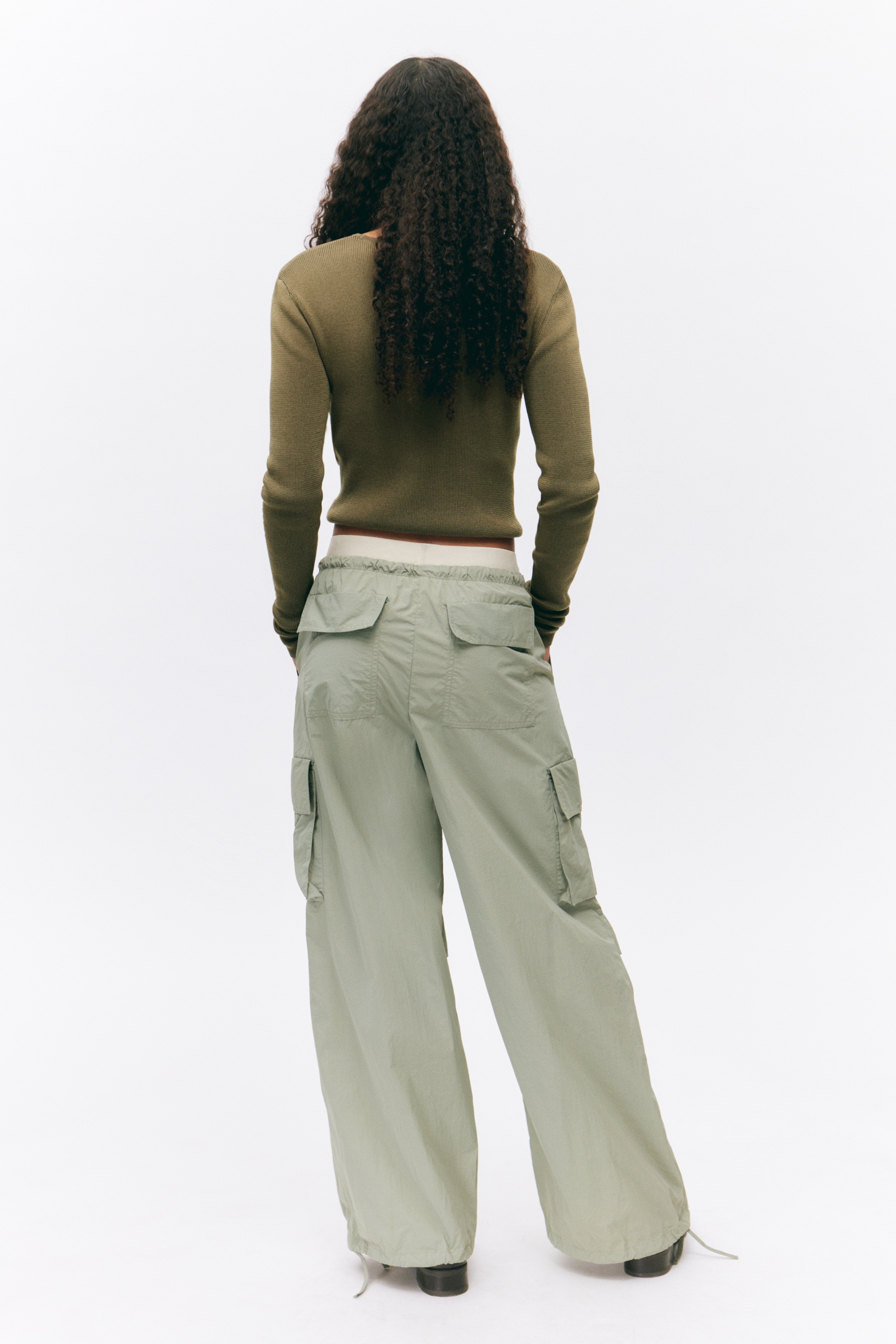 Ingrandisci l'immagine: Loose Nylon Cargo Trousers - Light Khaki Green - DONNA | H&M CH 3