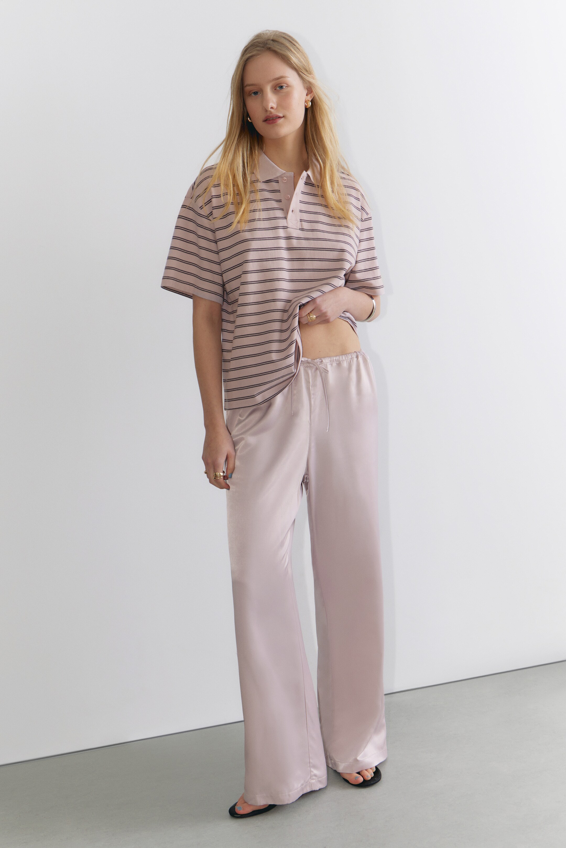 Zobacz większy obraz: Top polo w paski Relaxed Fit - Różowe i czarne paski - ONA | H&M PL 2