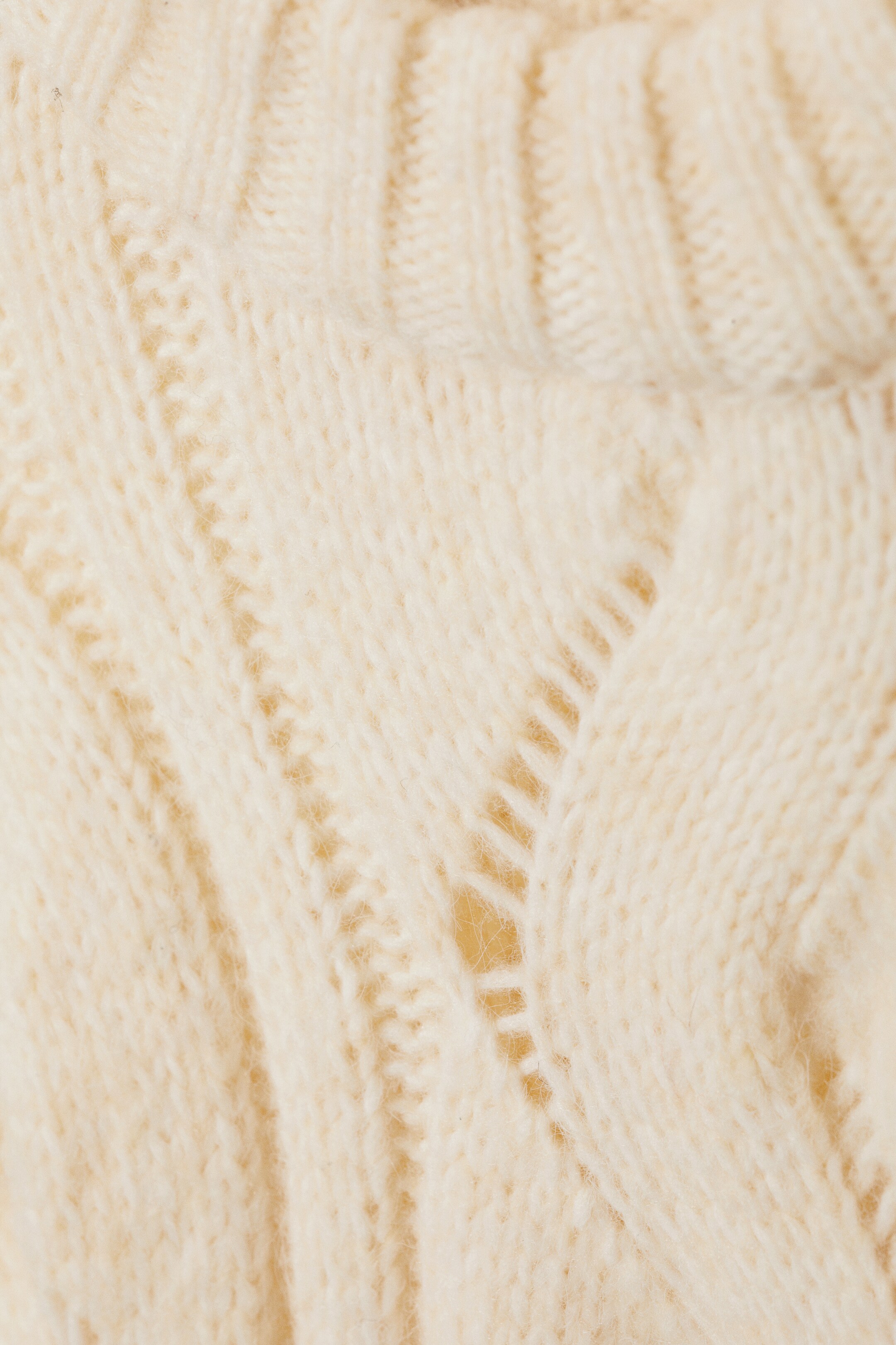 Größeres Bild ansehen: Oversized-Pullover mit Zopfmuster - Blasses Weiß - Ladies | H&M DE 2