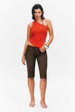 Klarröd - Stickad one-shoulder-topp - 1