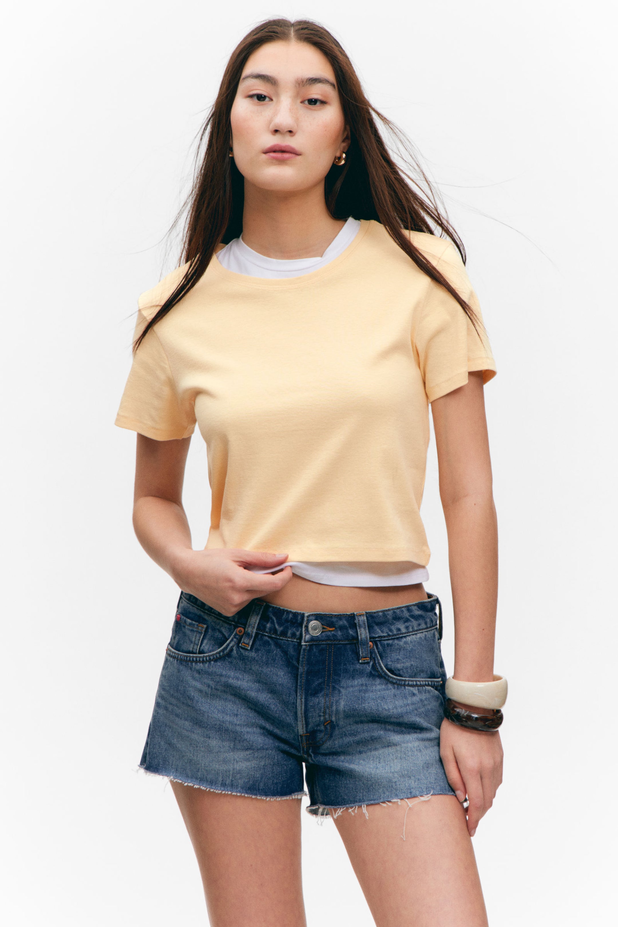 #EDDAB3 - Bauchfreies, körperbetontes Baumwoll-T-Shirt - 1