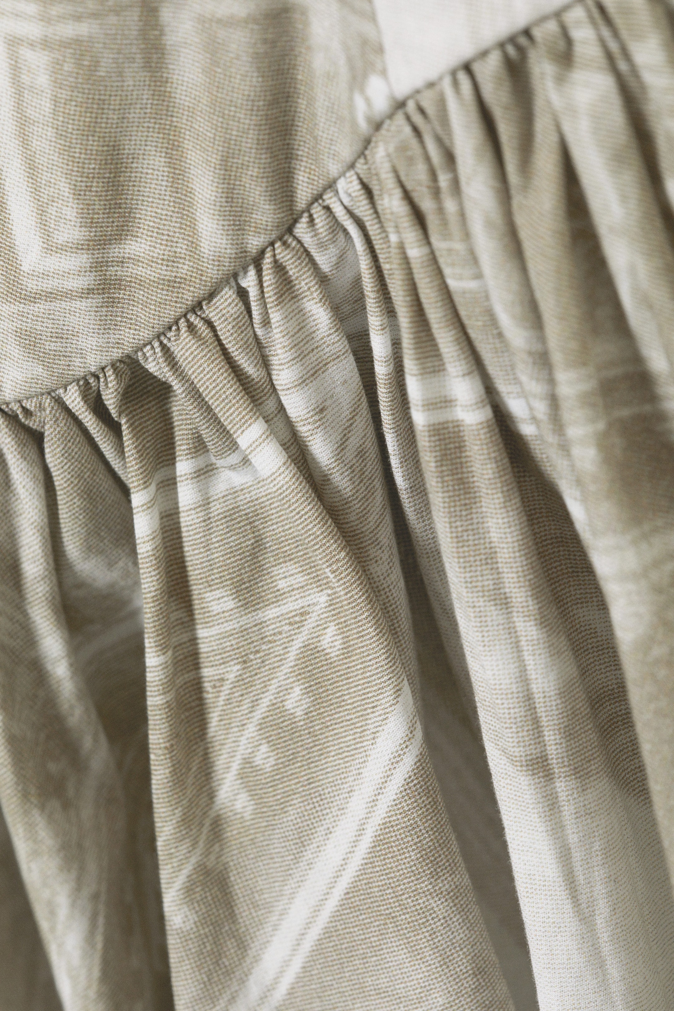 Khakigrün - Barock-Rahmen - Fit-and-Flare-Minikleid - 1
