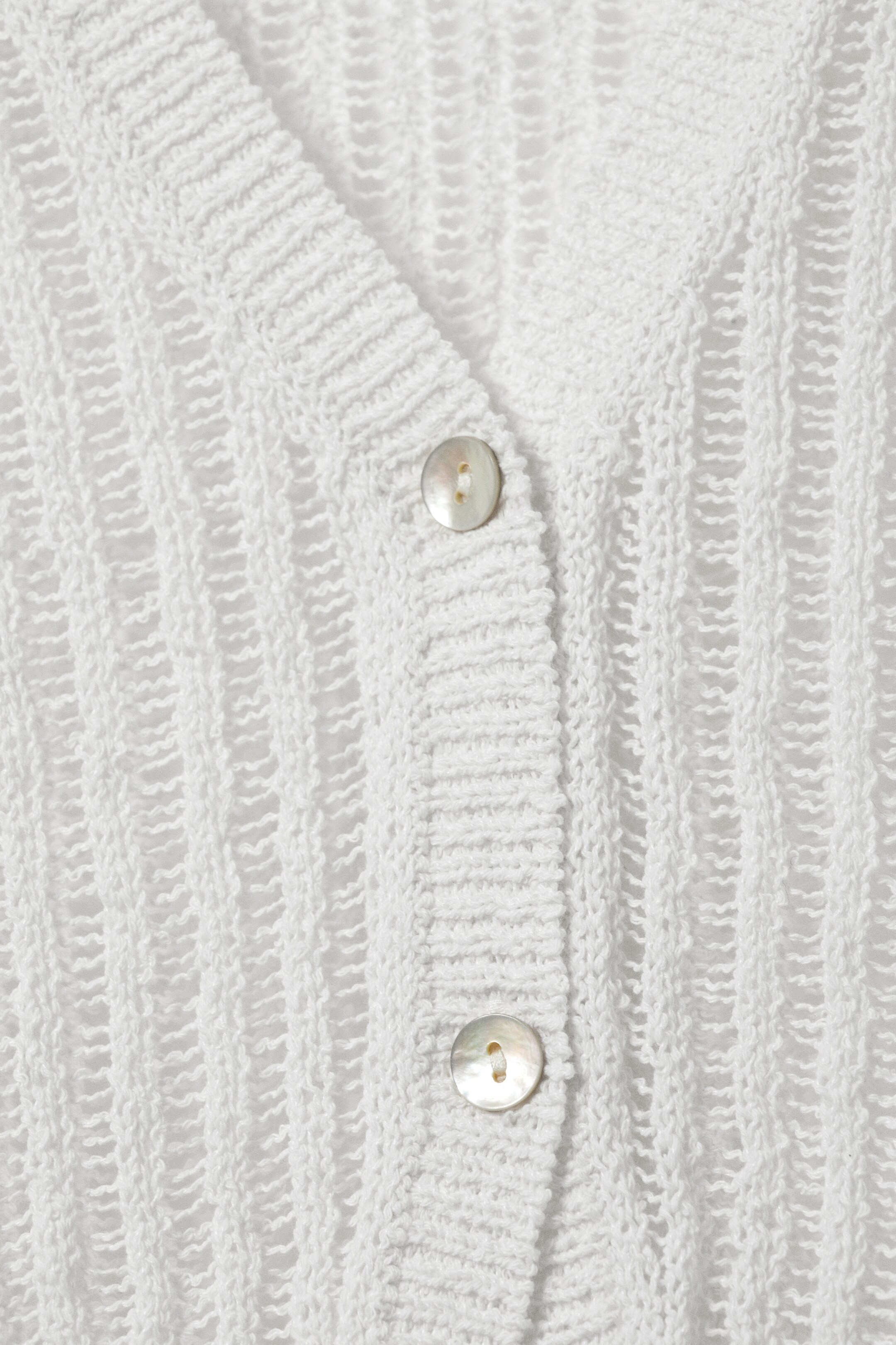 Προβολή μεγαλύτερης εικόνας: Open-Knit V-neck Cardigan - Dusty White - Ladies | H&M GR 6