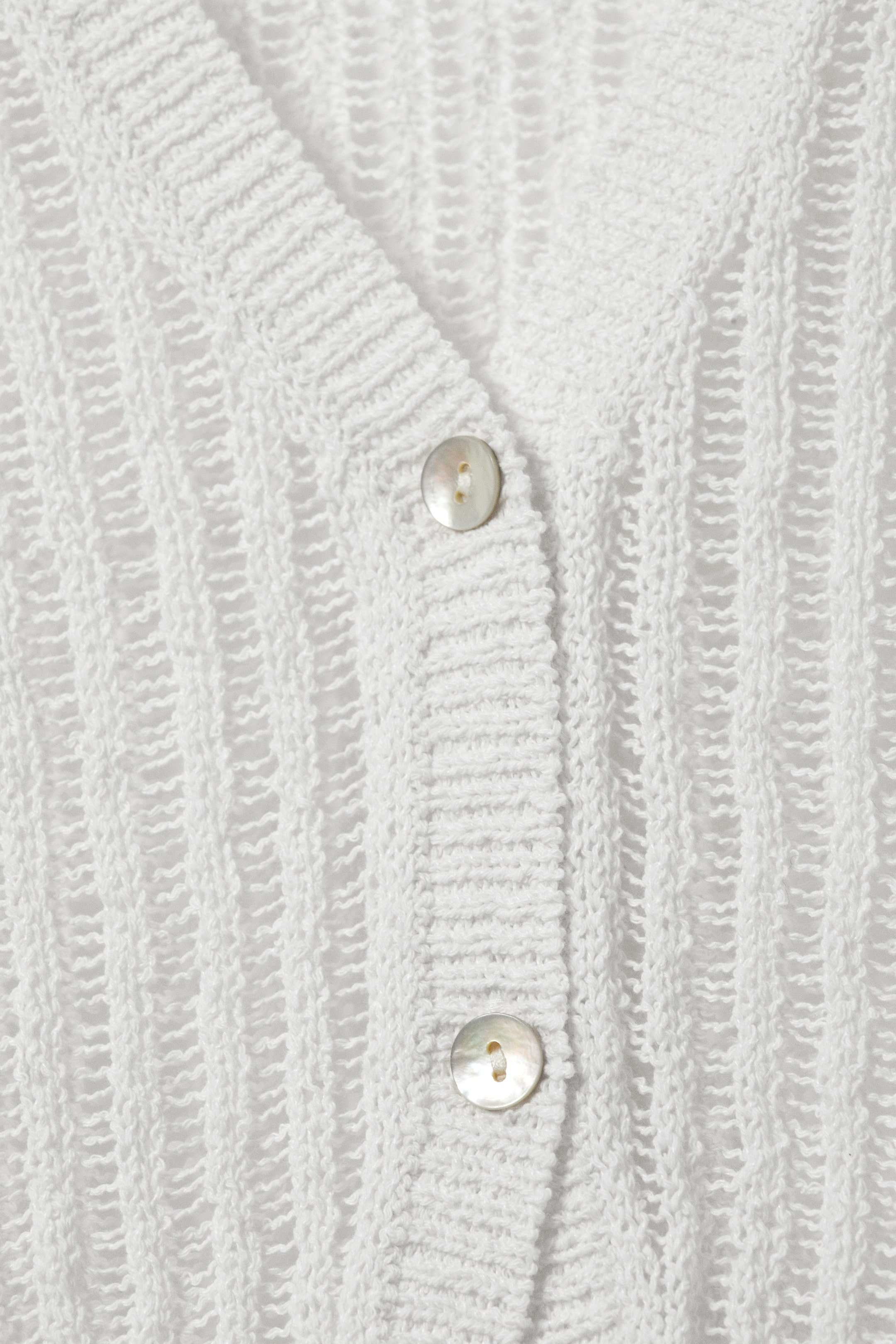 Stoffig wit - Opengebreid vest met V-hals - 5