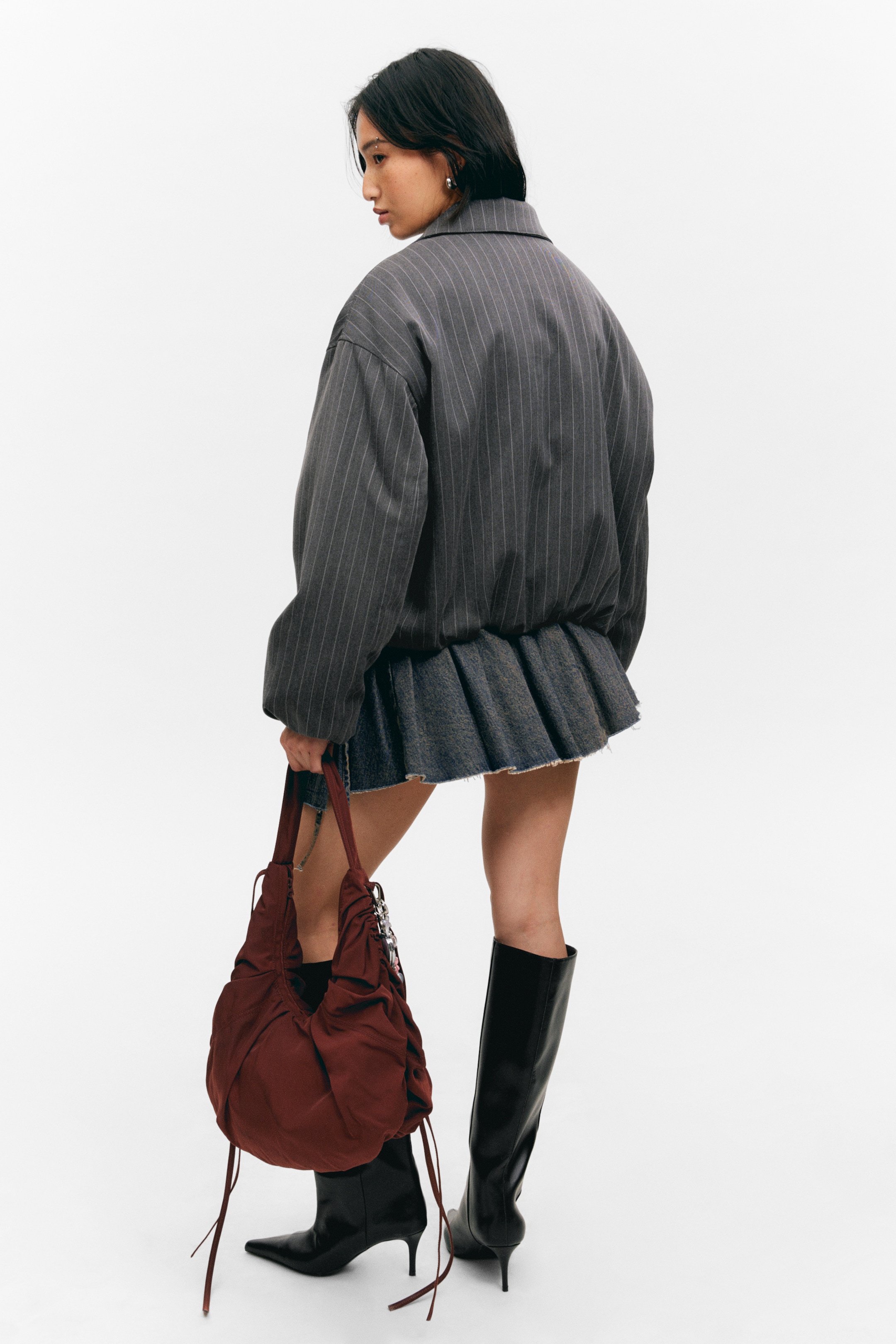 Visualizza immagine più grande: Bomber in tessuto per abiti imbottito - Grigio scuro a righe - DONNA | H&M IT 4